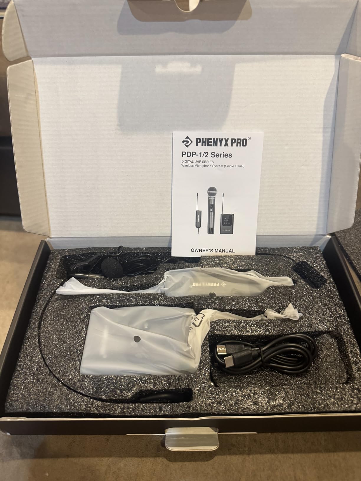 Phenyx Pro Single Digital Headset/Lapel/Lavalier Microphone System PDP-1-1B | Bodypack Transmitter, Mini Receiver, 15 Channels, Hands-Free Vocals, Karaoke, Church Services, Weddings, 900MHz customer photo 2