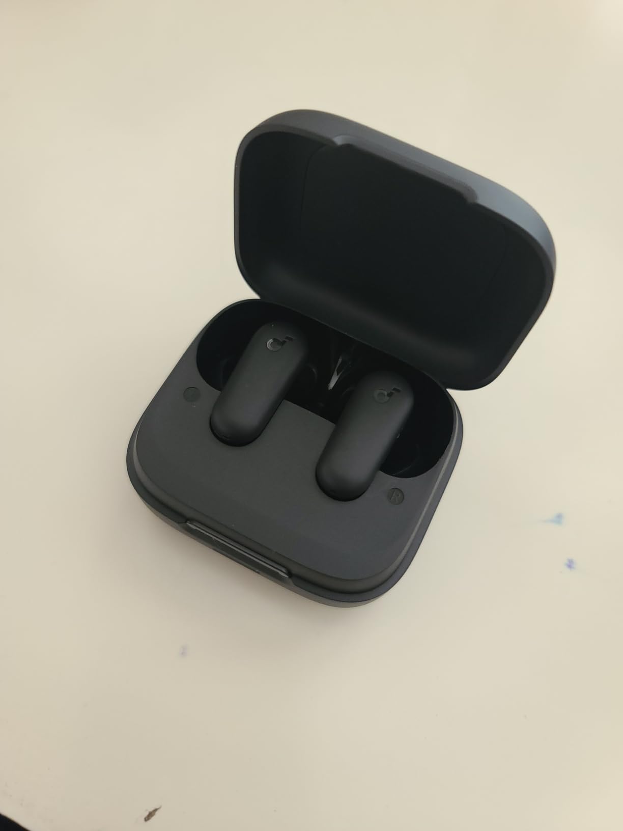 Soundcore P30i by Anker Noise Cancelling Earbuds, Hands-Free Viewing | Strong and Smart Noise Cancelling, Powerful Bass, 45H Playtime, 2-in-1 Case and Phone Stand, IP54, Bluetooth 5.4 customer photo 1