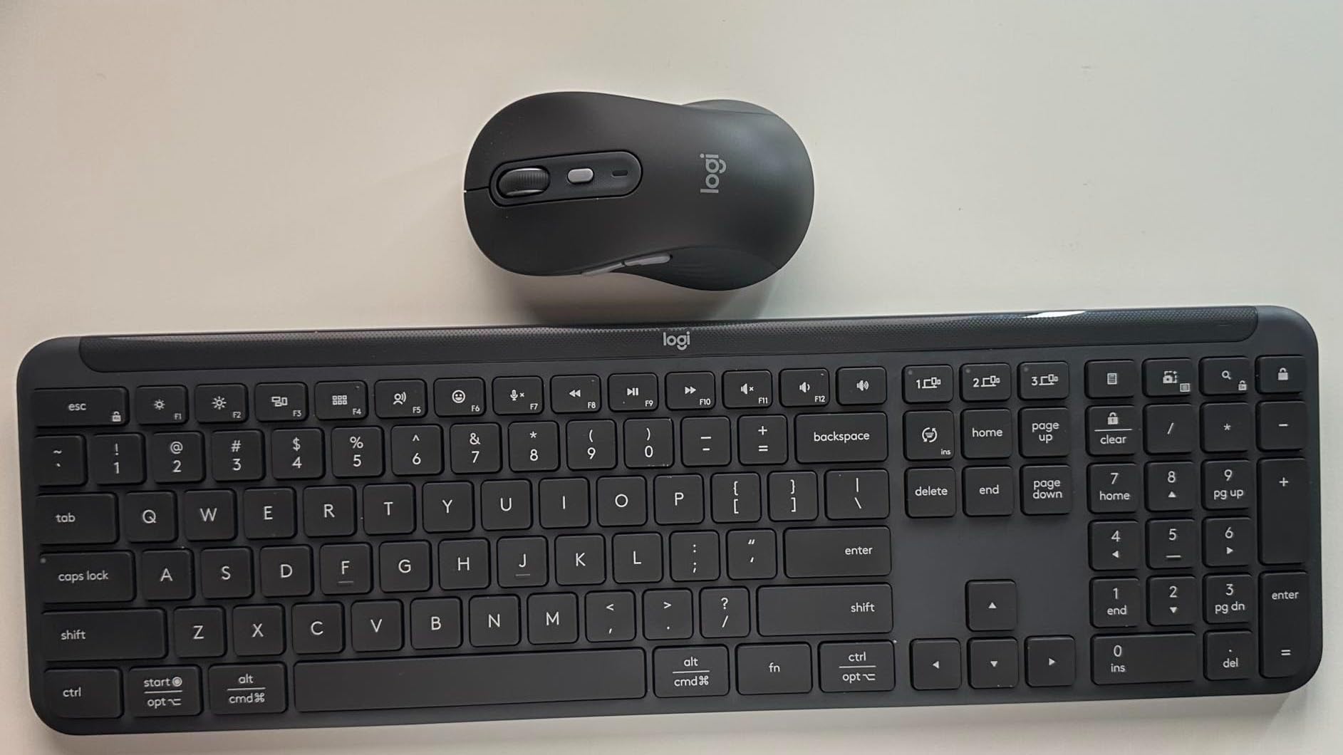 Logitech Signature Slim K950 Wireless Keyboard with Quiet Typing - Graphite | Full size, sleek design with number pad, laptop-style typing, pair up to 3 multi-OS devices, Multi-OS, Windows, Mac, Chrome customer photo 2