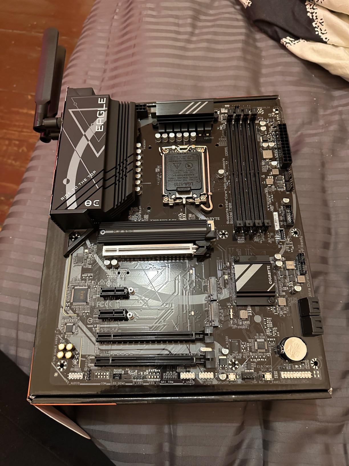 GIGABYTE Z790 Eagle AX LGA 1700 ATX Motherboard, Support Intel Core 14th/13th/12th Gen, DDR5, 12+1+1 Power Phase, 3X M.2, PCIe 5.0, USB-C 3.2, WIFI6E, 2.5GbE, Q-Flash, EZ-Latch, RGB Fusion customer photo 2