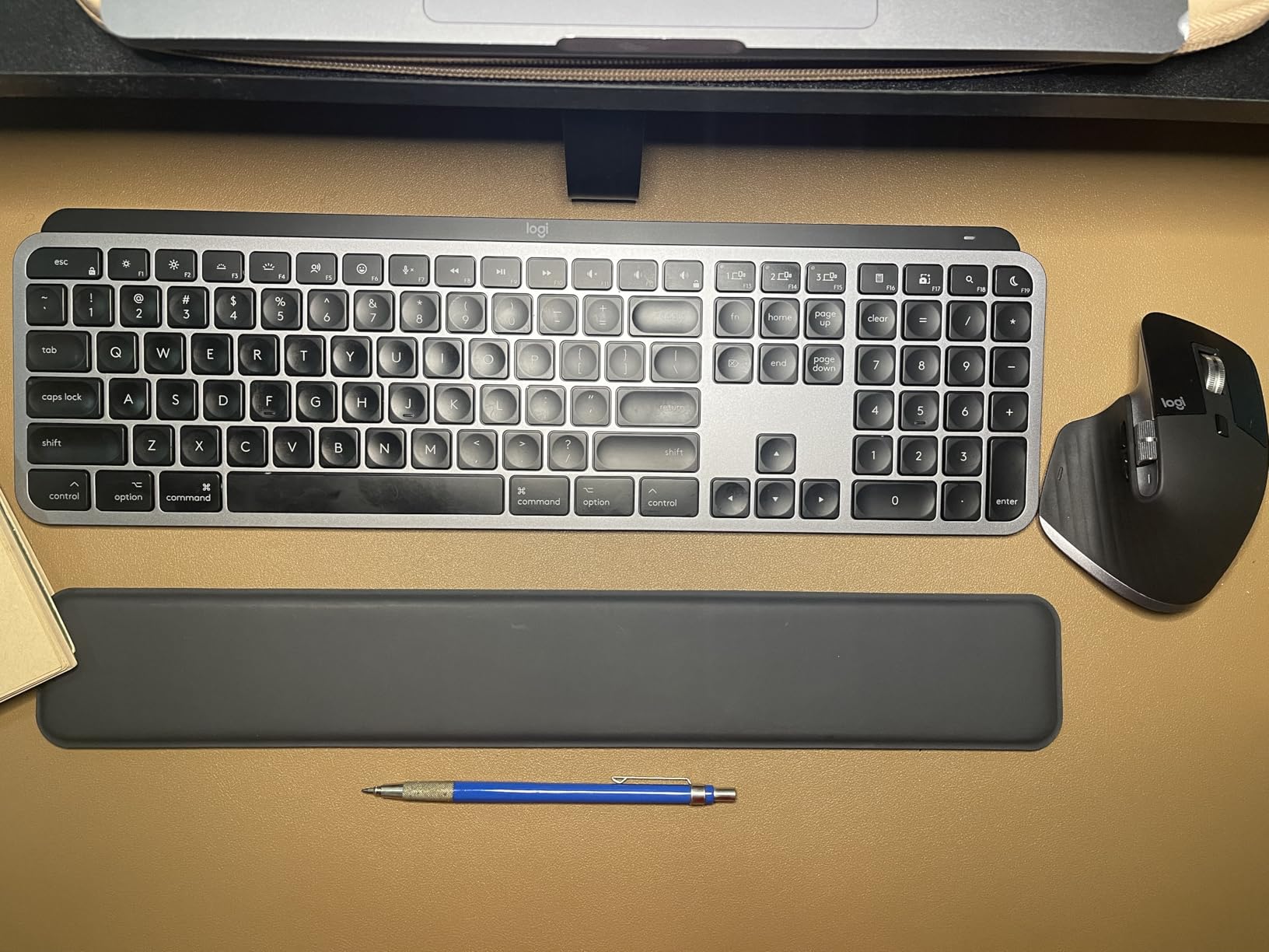 Logitech MX Keys S Combo Mac Wireless Keyboard and Mouse - Space Grey customer photo 1