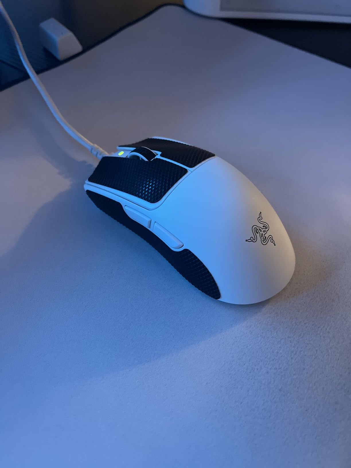 Razer Viper V3 Pro Wireless Esports Gaming Mouse, 55g Lightweight, 35K DPI Optical Sensor, Gen3 Optical Switches, 8000 Hz Polling Rate customer photo 2