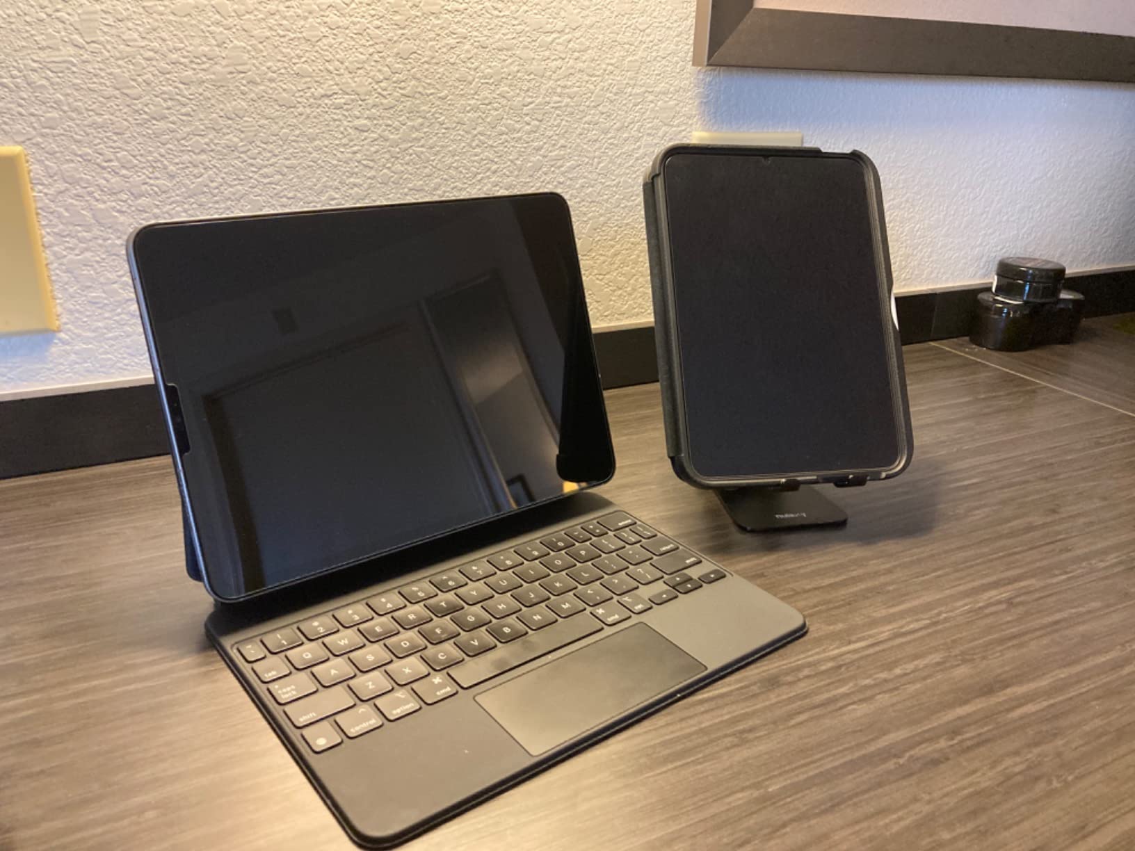 Spigen GlasTR EZ FIT Screen Protector for iPad Pro 11