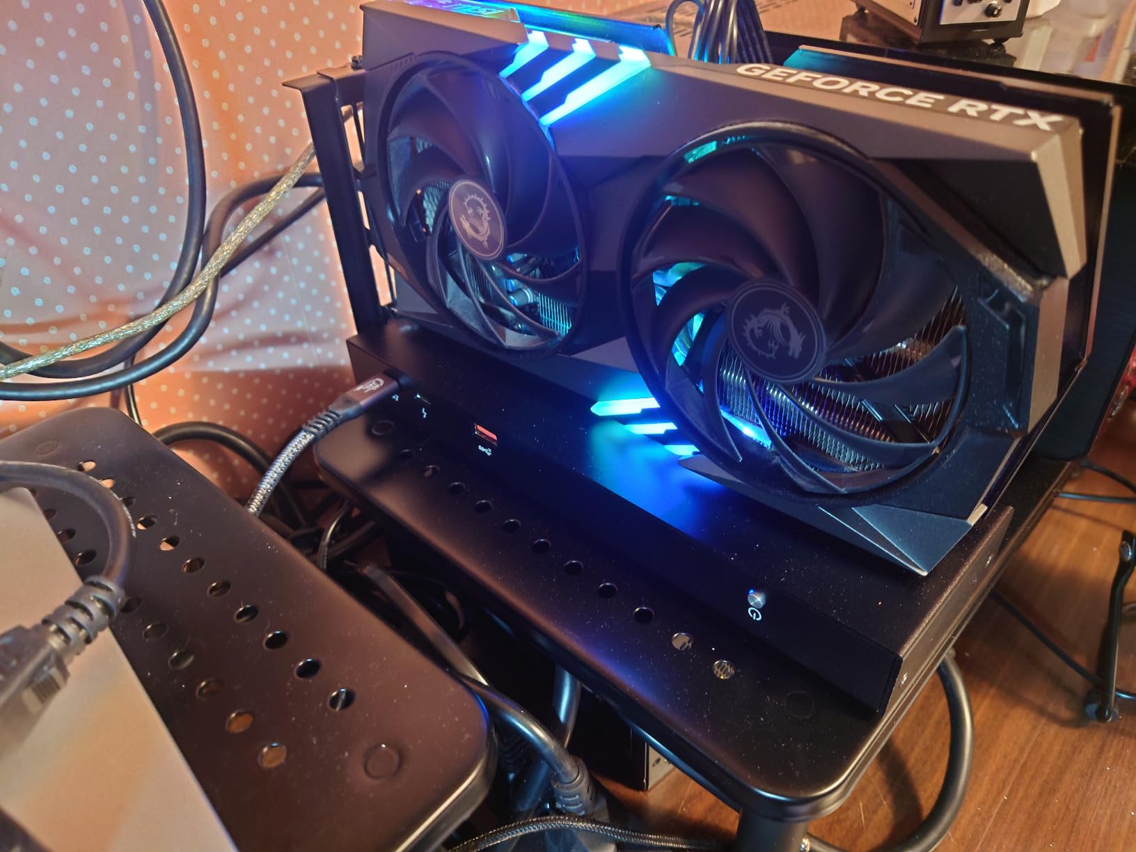 Mini eGPU Enclosure Compatible with Thunderbolt 3/4, USB4 40Gbps External GPU Dock Station, Compatible with NVIDIA/AMD PCIe, PD 85W Charging Support, Daisy Chain, DC/ATX/SFX Support customer photo 1