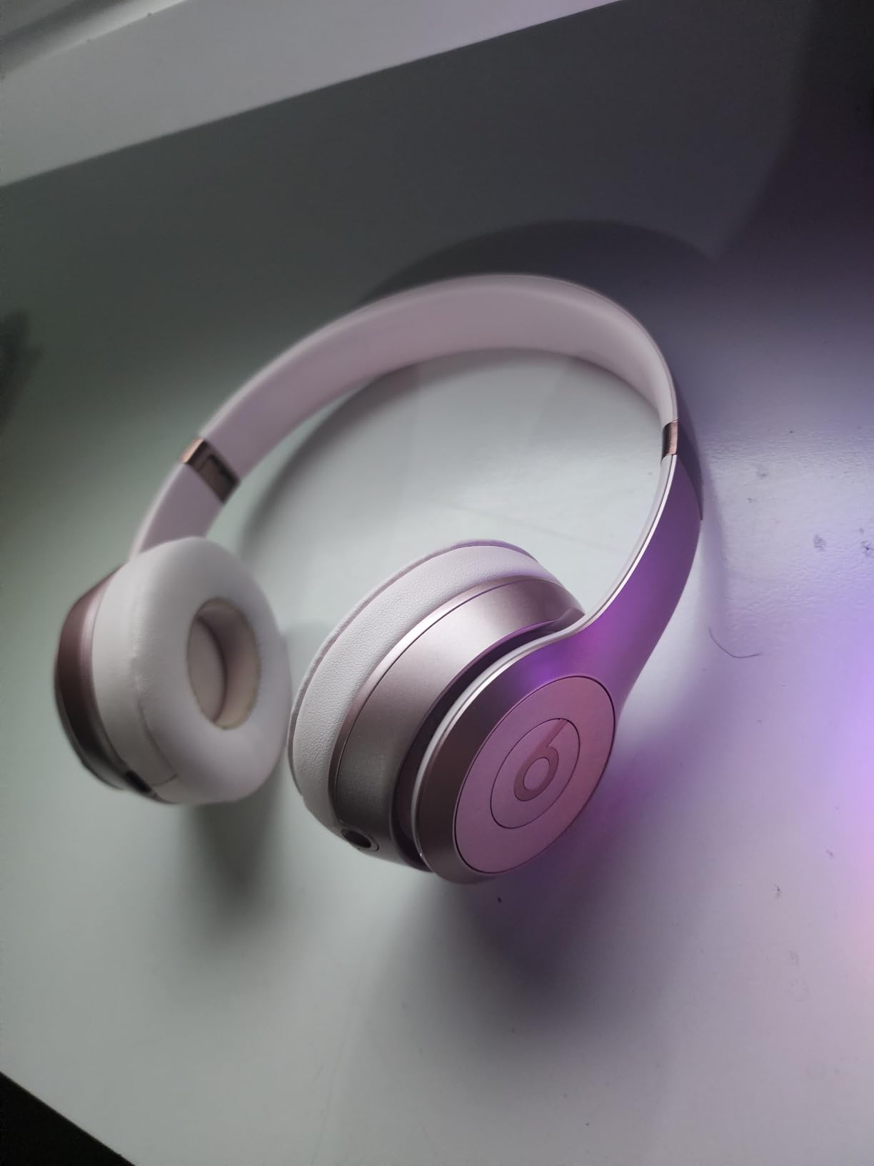 Beats Solo 4 - Wireless On-Ear Bluetooth Headphones, 50-Hour Battery Life, Ultra-Lightweight Comfort - Matte Black customer photo 1