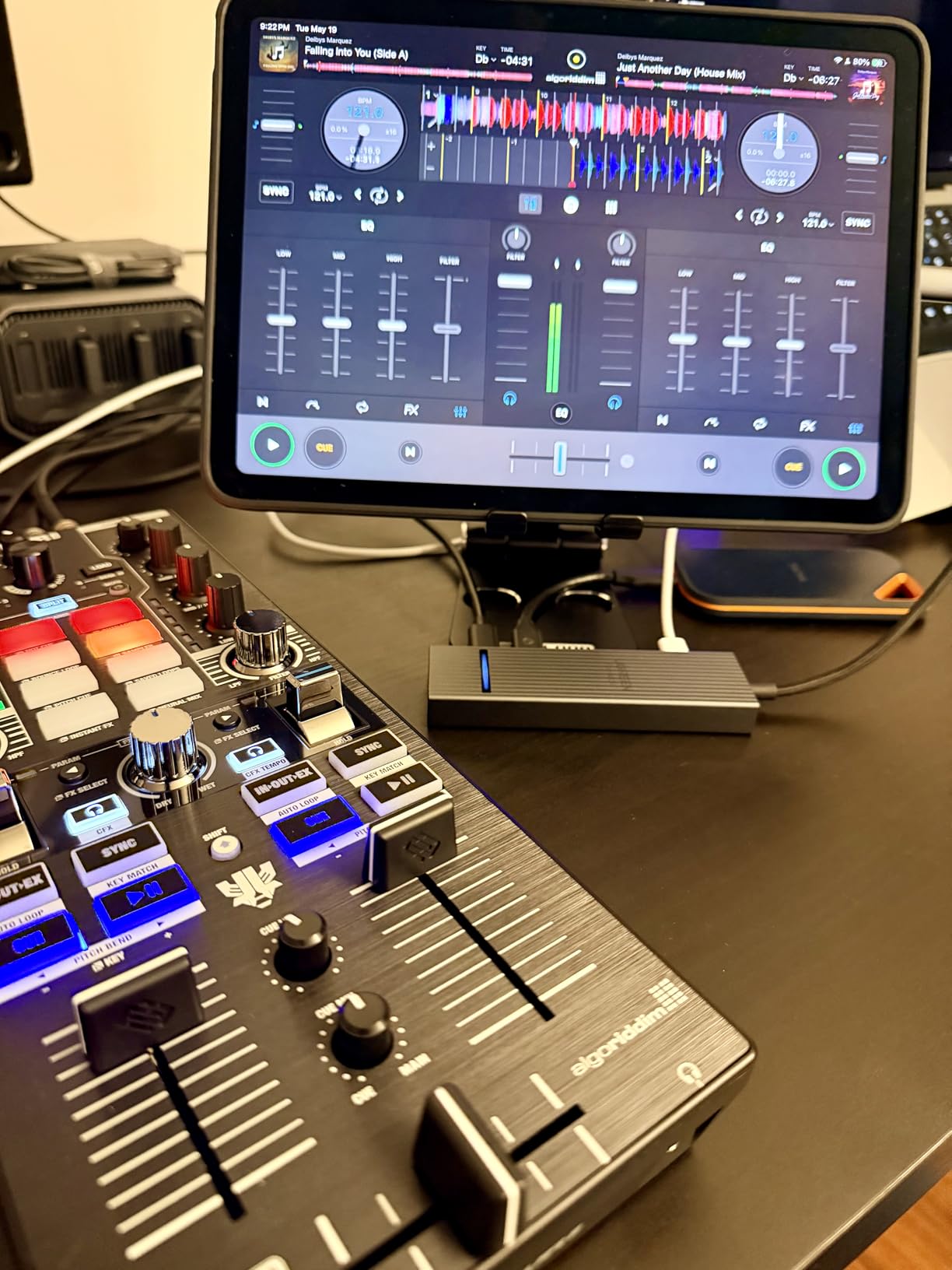 UGREEN Revodok Pro USB-C Hub 6 in 1 10Gbps 4K 60Hz HDMI | 100W PD charging, compatible with MacBook Neo/Pro/Air, iPad Pro, Thinkpad Rog Ally and More customer photo 1