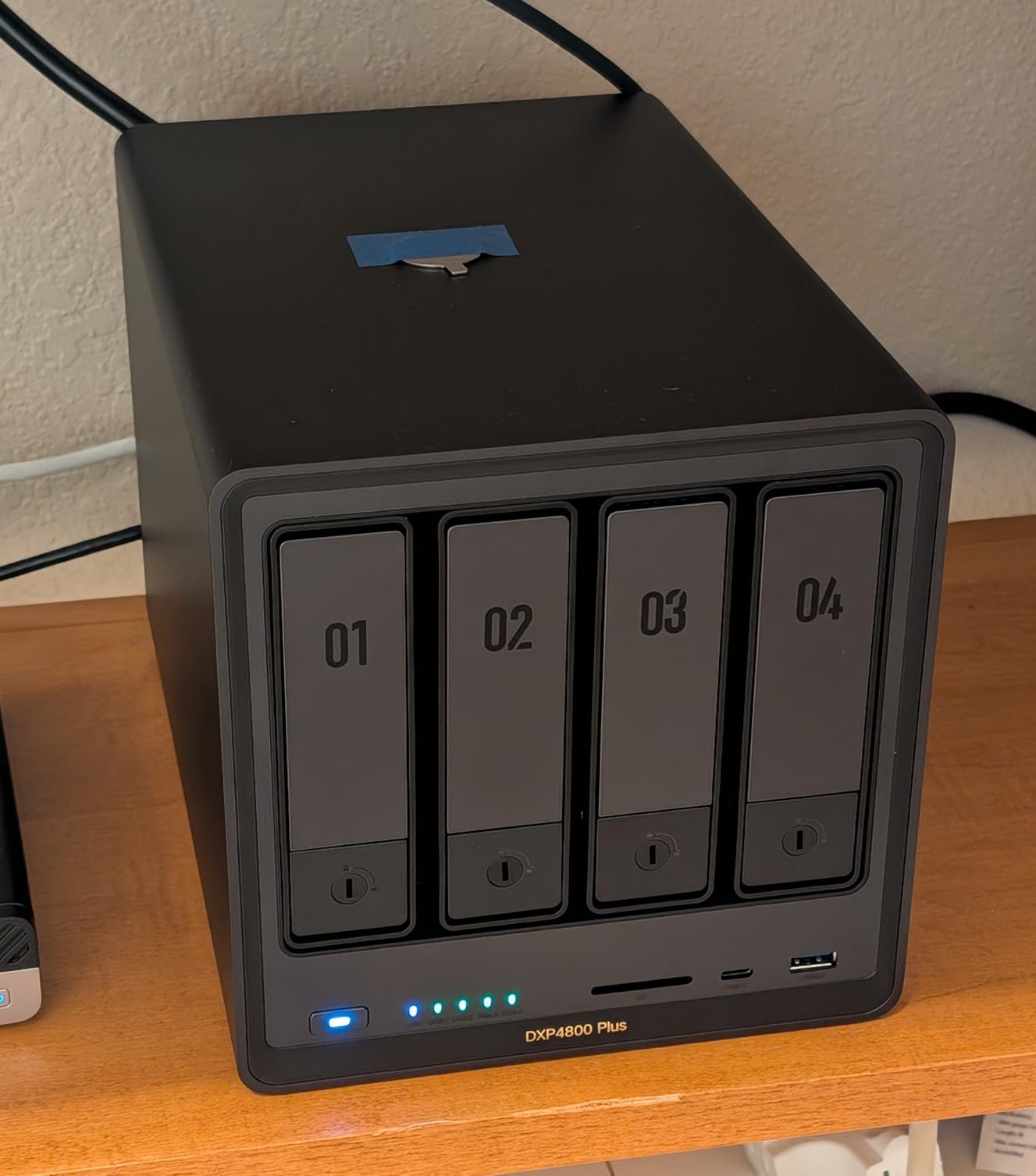 UGREEN NAS DXP4800 Plus 4-Bay NAS, Intel Pentium Gold 8505 5-Core CPU, 8GB DDR5 RAM, 1x 10GbE, 2x M.2 NVMe Slots (Diskless) customer photo 1