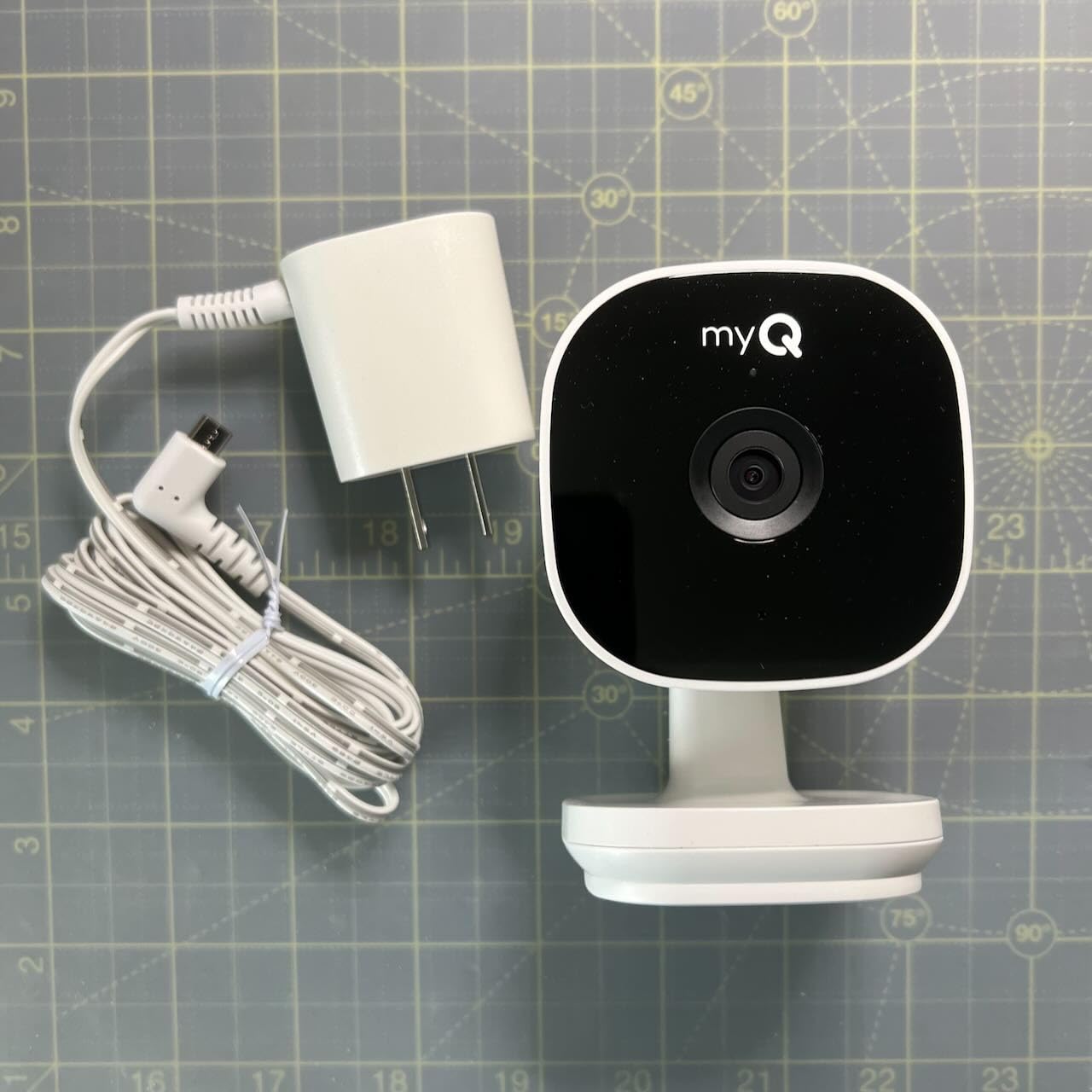 Chamberlain myQ Smart Indoor Security Camera - 1080p HD Video, Night Vision, Motion Detection, Wi-Fi, Two-Way Audio, Smartphone Control customer photo 2