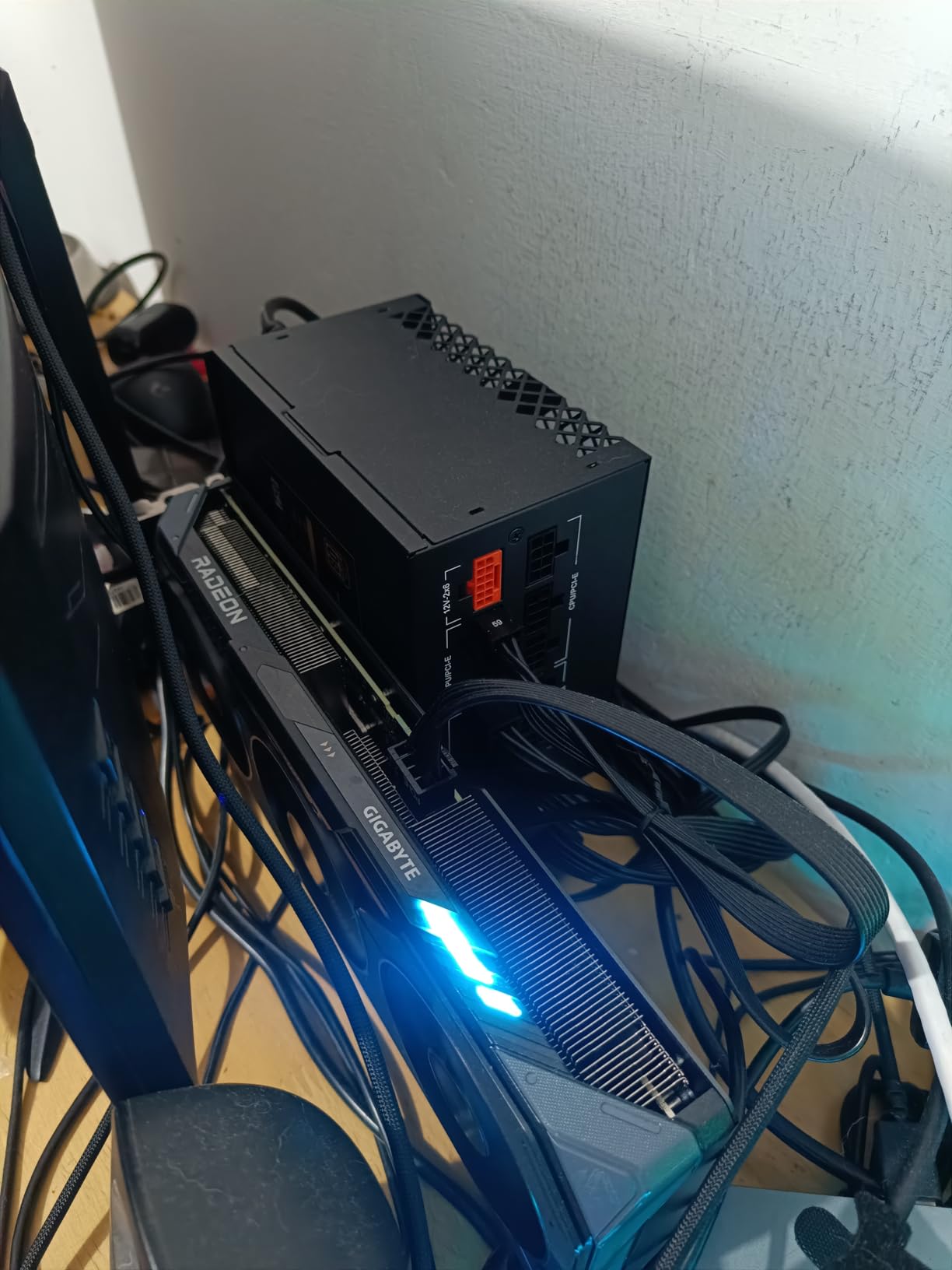 External GPU Dock Station, Mini eGPU Enclosure Only Compatible with Thunderbolt 3/4, USB4 40Gbps Graphics Card Dock Compatible with NVIDIA/AMD PCIe, PD 85W, Daisy Chain, DC/ATX/SFX/Flex Support customer photo 2