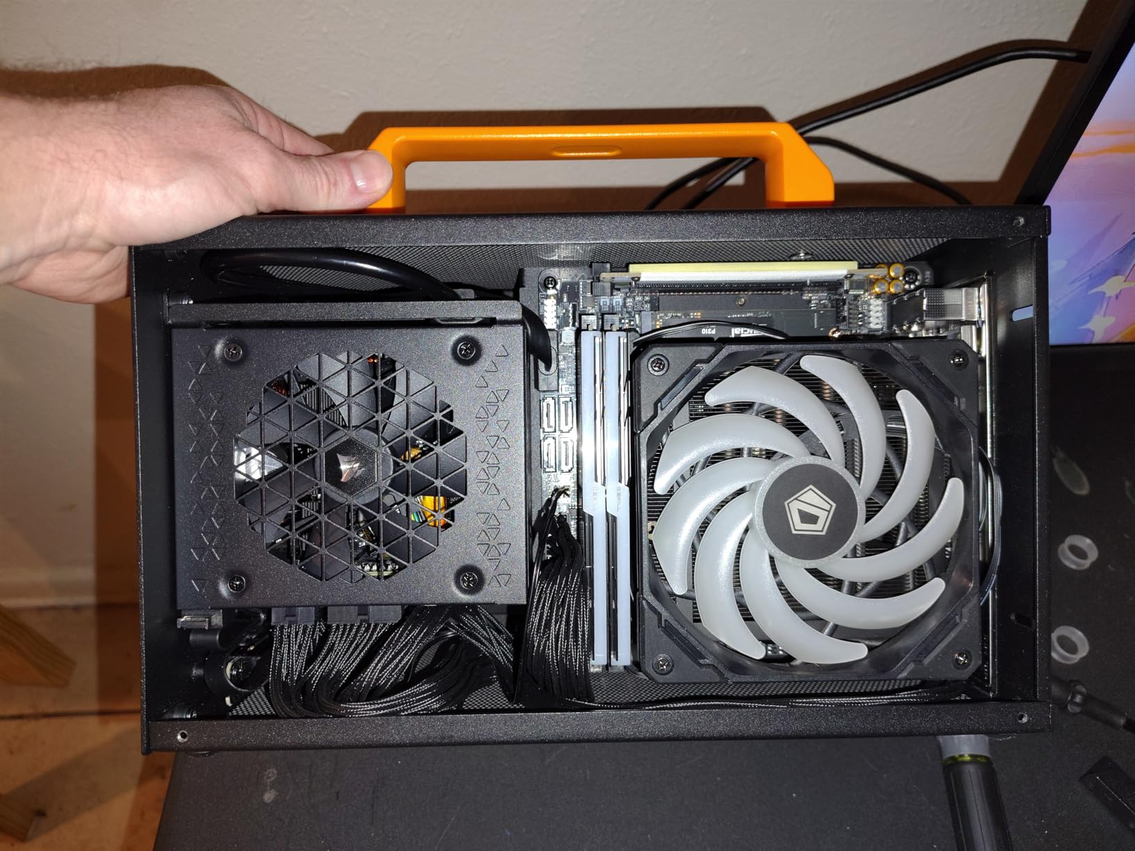 CORSAIR SF750 (2024) Small ATX 3.1 PCIe 5.1 750W Power Supply - Low-Noise, Fully Modular, 80 PLUS Platinum, Zero RPM Mode, SFX-to-ATX Bracket Included customer photo 2