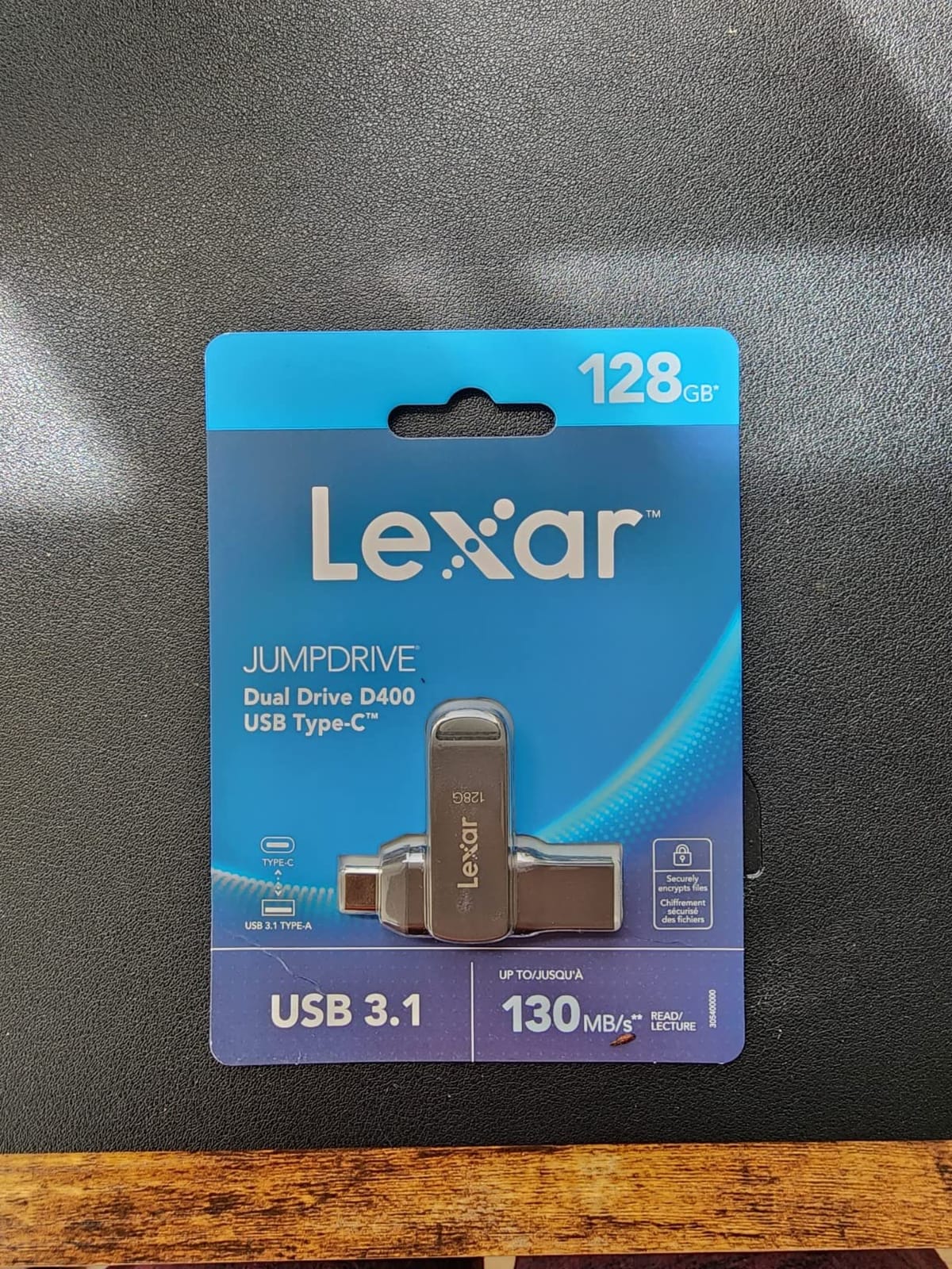 Lexar 512GB JumpDrive D400 Dual Flash Drive, 170MB/s Read, USB-C/A, USB 3.2 | Compatible w/ Android, PC, Mac, iPhone 15, Backup, Dual-port, Metal Housing, Swivel Design, Titanium customer photo 1