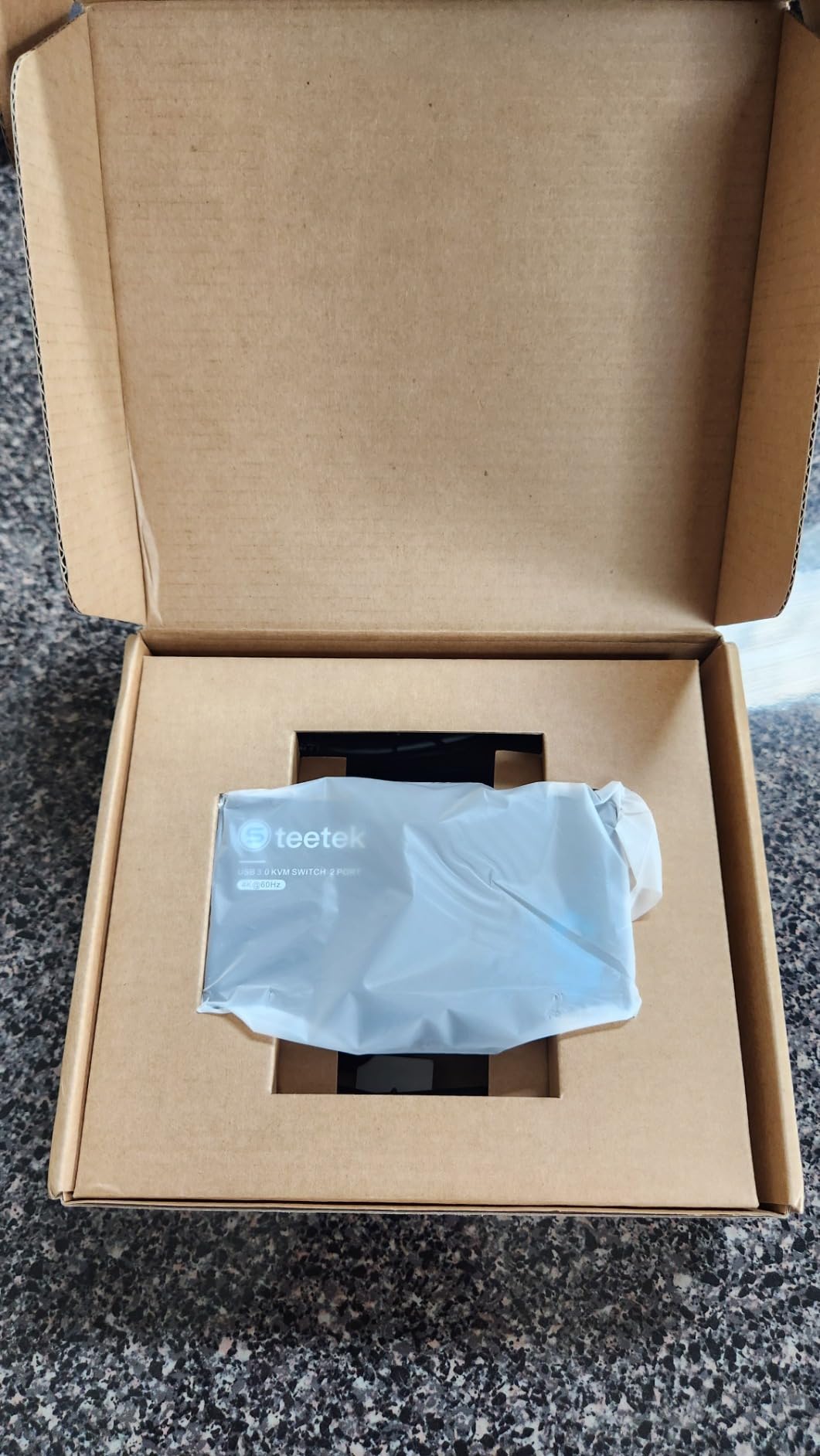 Hearvo USB 3.0 HDMI KVM Switch for 2 Computers 1 Monitor, 4K@60Hz, S7232H | Share Keyboard, Mouse, Hard Drives and Printer, EDID Adaptive, 2 USB Cables and Wired Desktop Controller customer photo 1