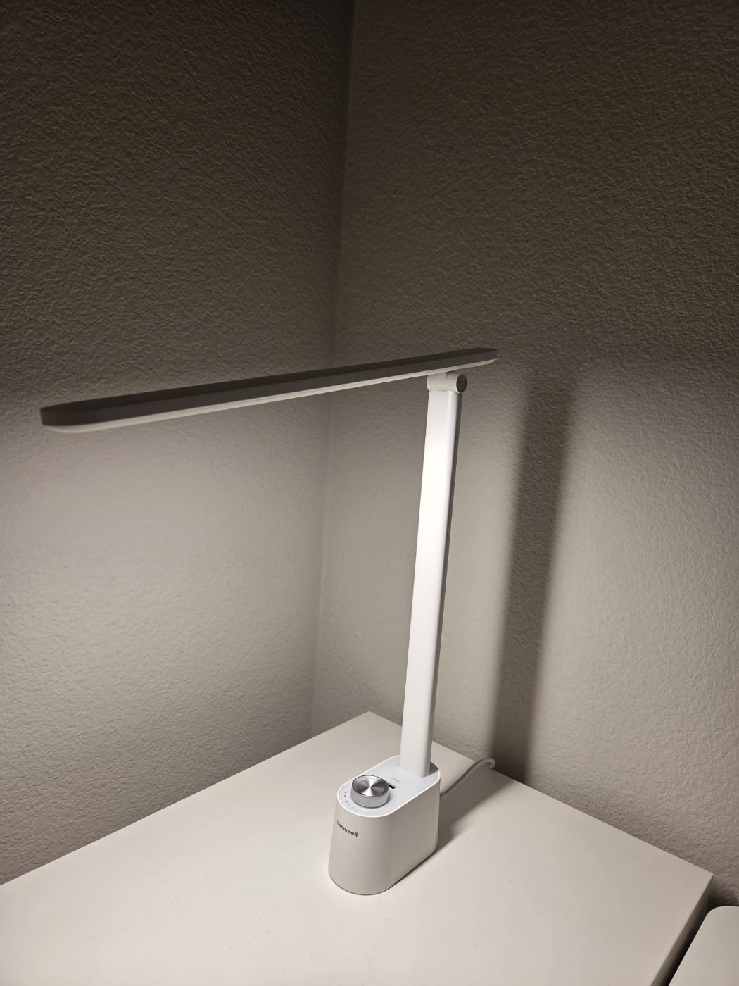 Honeywell H01 Pro Eye-Caring Compact LED Desk Lamp for Reading Home Office | Sunturalux Chips, CRI≥95, 3000K-5500K, A+C Charging, Dimmable Desk Light for College Dorm, Black customer photo 1