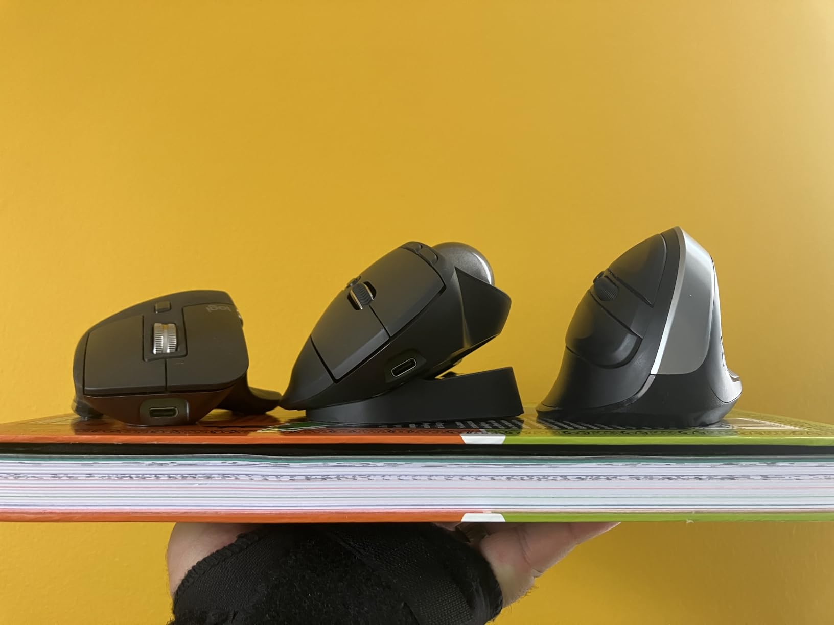 Logitech MX Ergo S Advanced Wireless Trackball Mouse USB C - Graphite | Advanced ergonomic design, rechargeable battery, Bluetooth and encrypted dongle, 6 programmable buttons, PC/Mac compatible customer photo 1