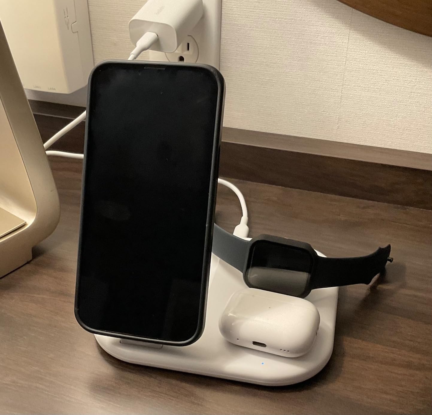Belkin Qi2 Magnetic Wireless Charging Station, 3 in 1 Foldable Charger | MagSafe compatible, Apple Watch, AirPods, Qi2 certified, wireless charging station, travel stand customer photo 2