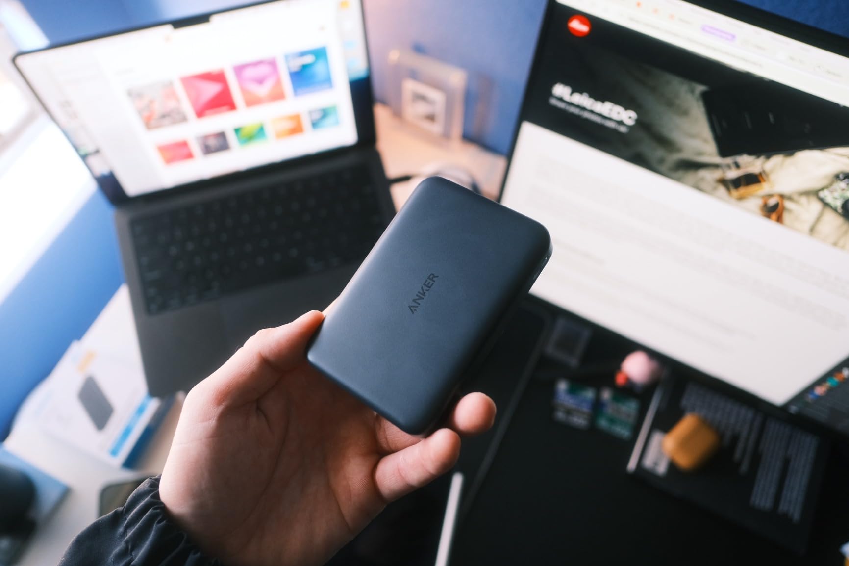 Anker MagGo Power Bank, 10,000mAh Qi2-Certified 15W Portable Charger | Slim and Fast MagSafe-Compatible Battery Pack, Ergonomic Design, for iPhone 16 / 15 / 14 / 13 Series and More customer photo 1