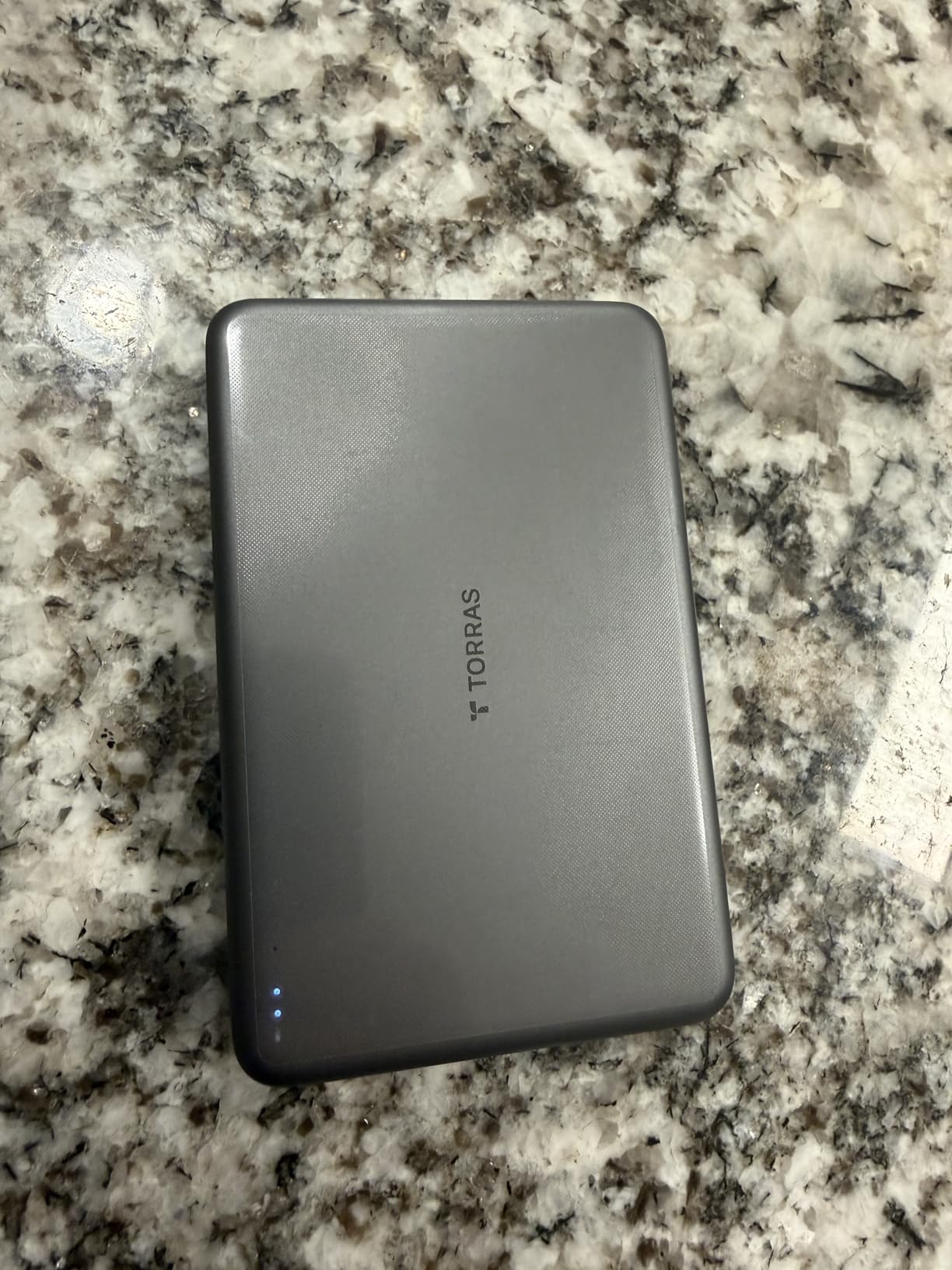 TORRAS MiniMag Power Bank,Ultra-Slim 10,000mAh Magnetic Wireless Portable Charger, 22.5W Fast Charging iPhone Air Magnetic Battery Pack Designed for iPhone 17 Pro Max/17 Pro/Air/16/15/14/13/12, Gray customer photo 1