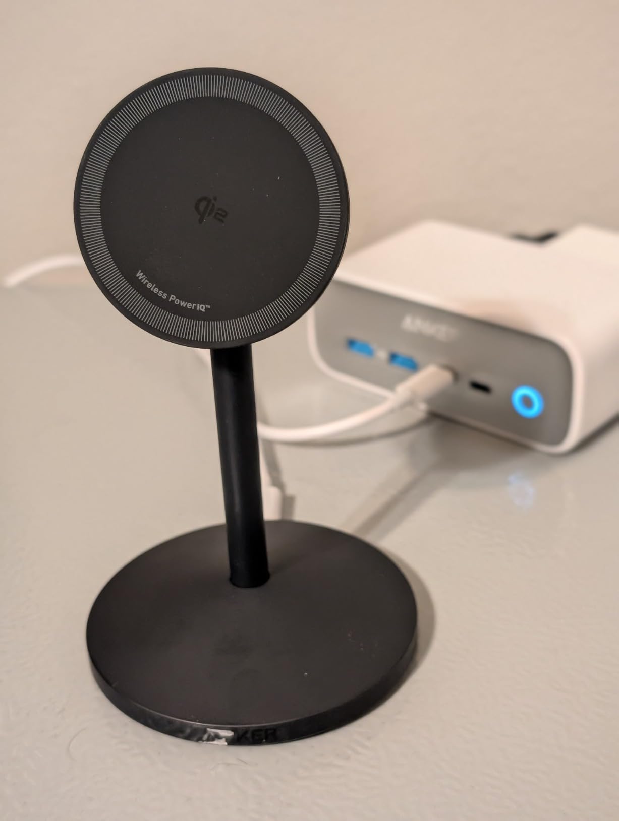 Anker MagSafe Charger, MagGo Qi2 15W 360-Degree Wireless Charger Stand, Qi2-Certified Magnetic Mount with Full Rotation, Magnetic Stand for iPhone 17 / 16 / 15 / 14 Series customer photo 1