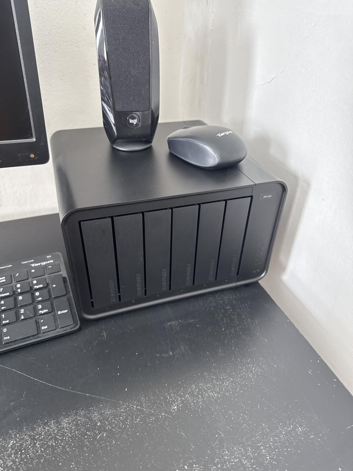 TERRAMASTER F6-424 NAS Storage 6Bay - N95 Quad-Core CPU, 8GB DDR5 RAM, Dual 2.5GbE Ports (Diskless) customer photo 1