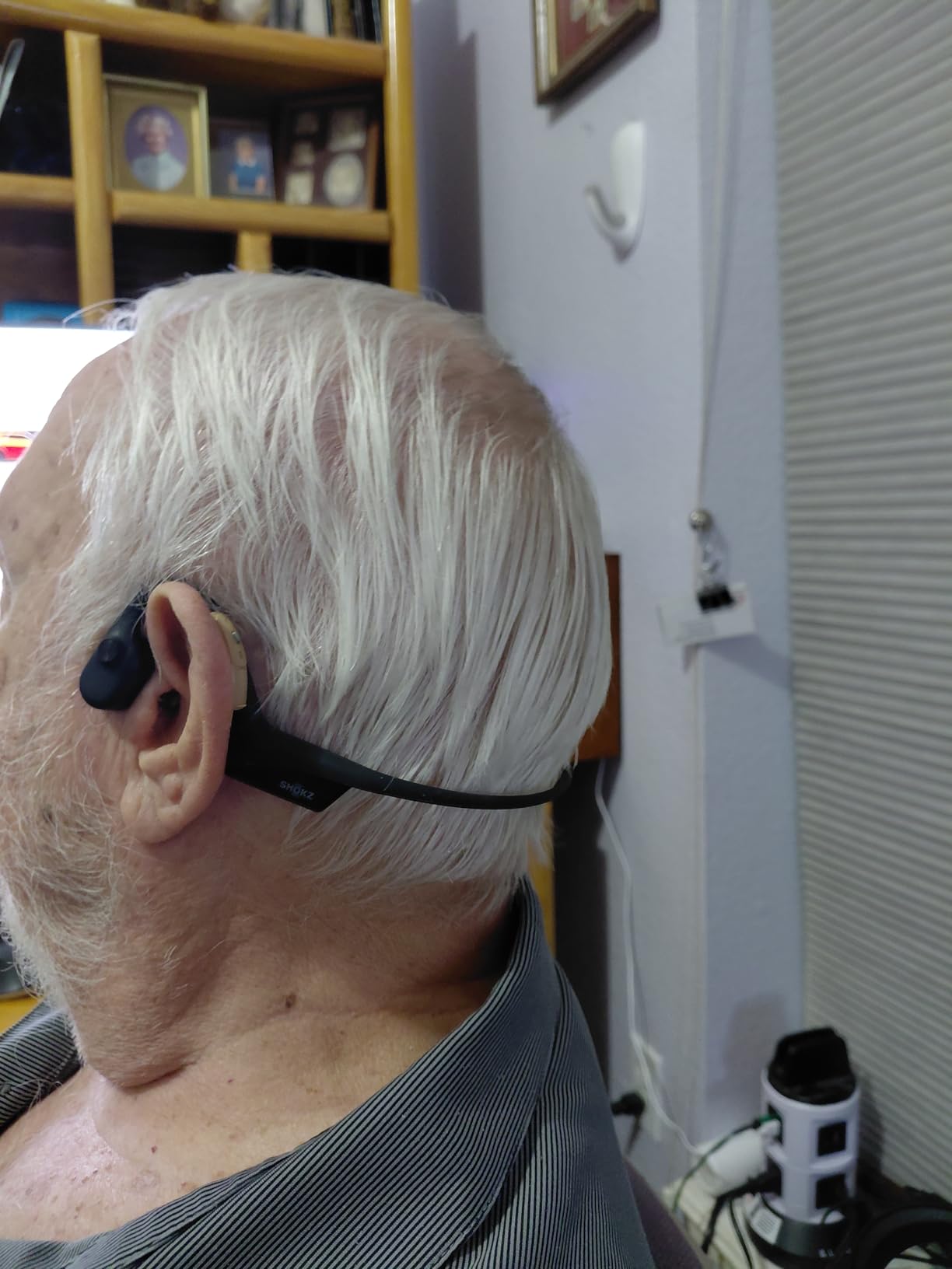 SHOKZ OpenComm2 UC Open-Ear Headset, USB-A Dongle, Noise-Canceling Mic | Zoom Certified; Bone Conduction Headphones; Mute Button for Work Calls and Meetings; 16-Hour Battery Life & Quick Charge customer photo 2