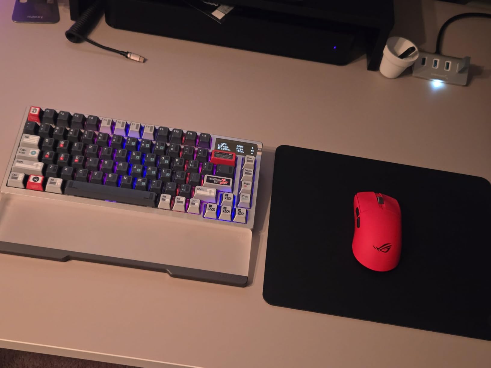 ASUS ROG Harpe Ace Mini Wireless Esports Gaming Mouse - Small Compact Design, Right-Handed, 49g Lightweight, Tri-Mode Connectivity, 36K DPI, up to 105Hr Battery, Pro-Approved, PC/Mac Support - Black customer photo 2
