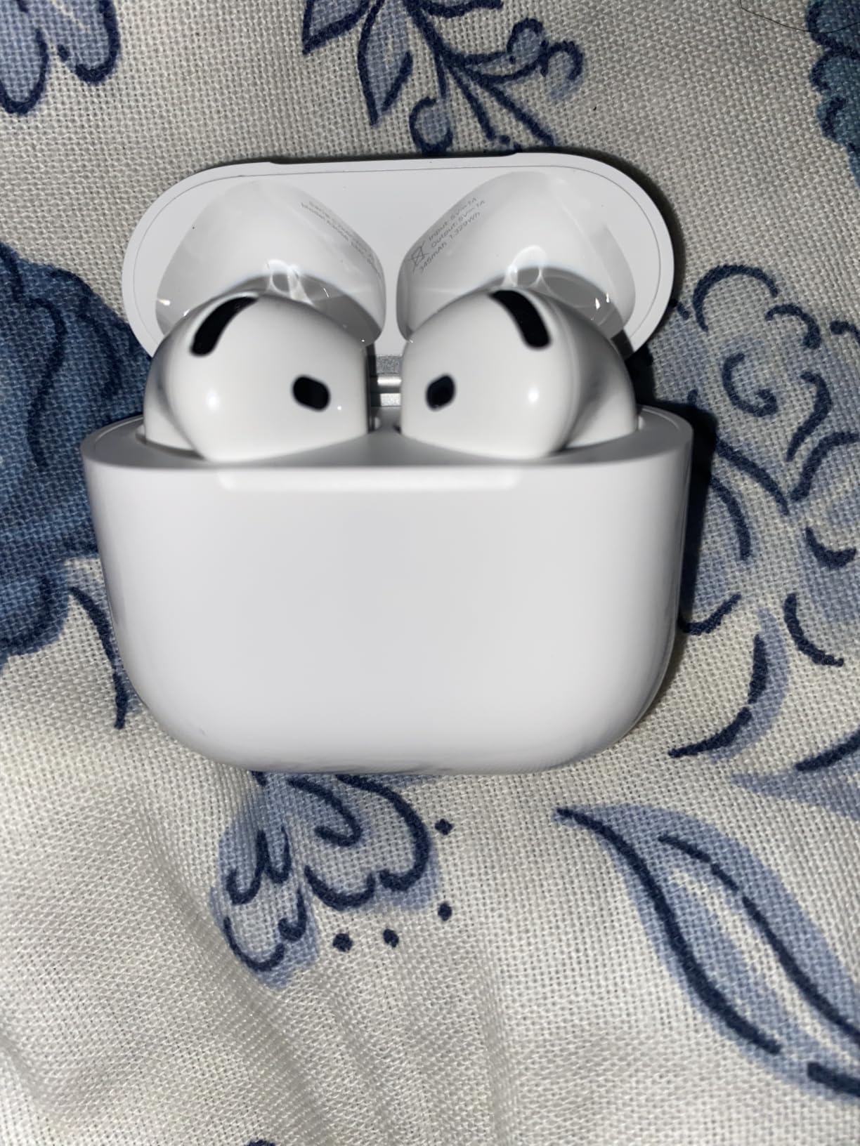 Apple AirPods 4 Wireless Earbuds, Bluetooth Headphones, Personalized Spatial Audio, Sweat and Water Resistant, USB-C Charging Case, H2 Chip, Up to 30 Hours of Battery Life, Effortless Setup for iPhone customer photo 1