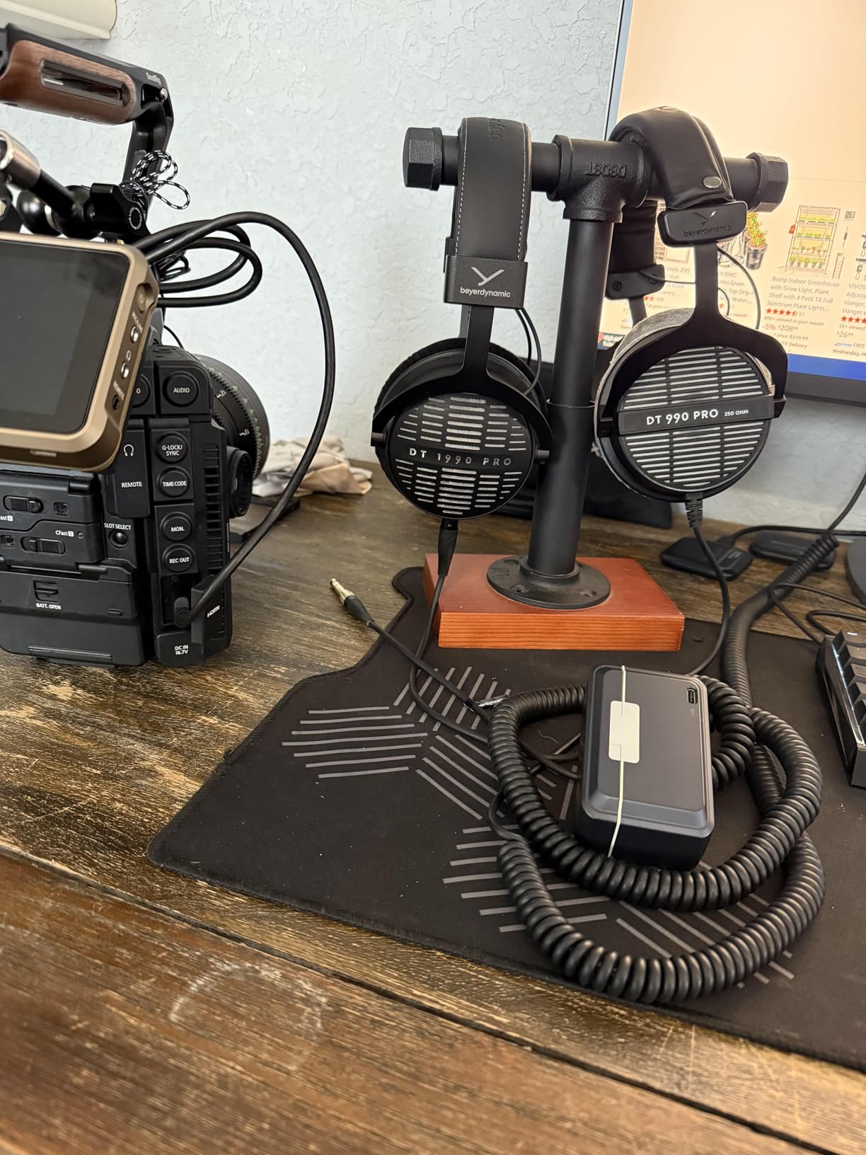 beyerdynamic DT 1990 PRO MKII Wired Over-Ear, 30 Ohm, Open Back, Professional Recording Studio Monitor Headphones for Mixing, Editing, Audiophile, DJ Stereo Headsets, Made in Germany, Black customer photo 2