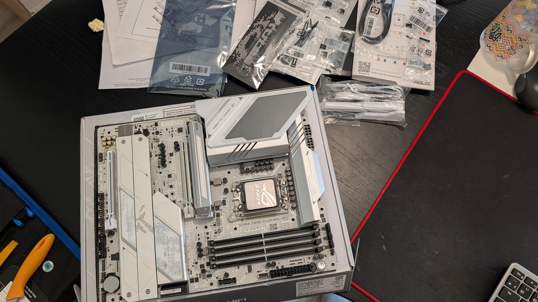 ROG STRIX Z890-A GAMING WIFI Z890 LGA 1851 ATX motherboard, Intel Core Ultra Series 2 Ready, Advanced AI PC-ready, 16+2+1+2 stages, DDR5, WiFi 7, 2.5G, 5x M.2, Thunderbolt 4, USB Type-C, AI OC customer photo 2