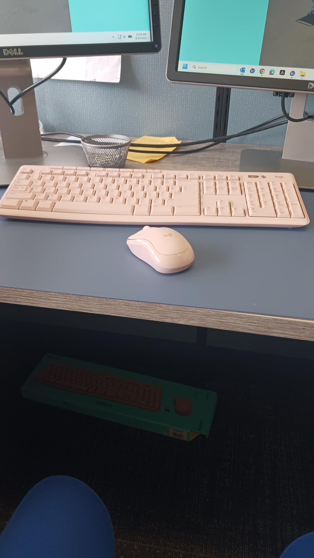 Logitech MK270 Full Size Wireless Keyboard and Mouse Combo - Off White | Full size keyboard with spill-resistant design, compact ambidextrous mouse, connect via single included USB-A Nano Receiver customer photo 2