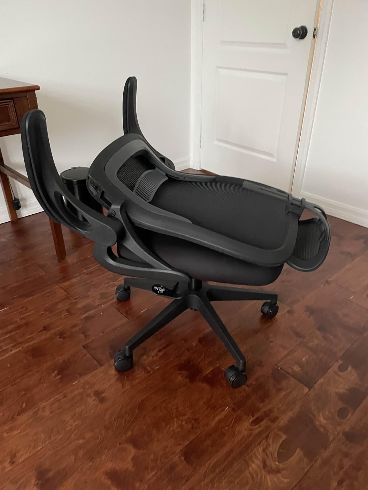 Tervo Model U - Folding Office Chair - Ergonomic Design for Small Spaces | Folding desk chair with breathable high-rebound mesh, flip-up arms and lumbar support for home office, study and gaming customer photo 1