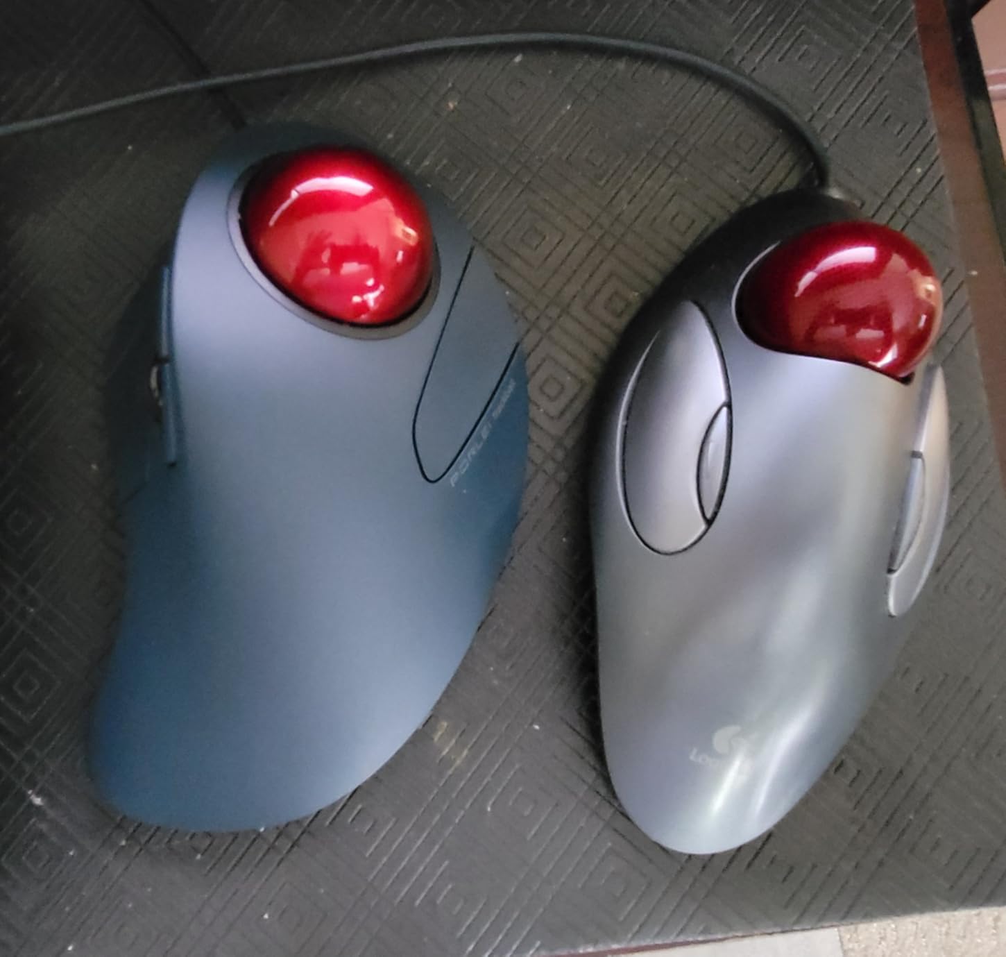 Wired Ergonomic Trackball Mouse for Large Hands, 44mm Index Finger Control | All-day comfort, precise tracking in tight spaces, 5 DPI settings, USB-C & USB-A plug-and-play, Windows and Mac compatible customer photo 2