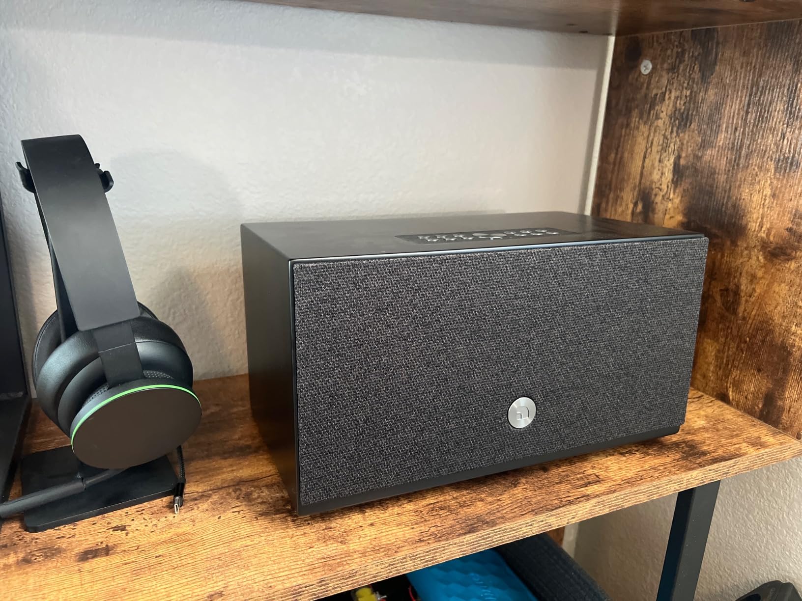 C10 MKII Wireless Speaker, WiiM Edition - High-Fidelity Multi-Room, Bluetooth, Wi-Fi, Compatible with AirPlay 2, Google Cast, Siri customer photo 2