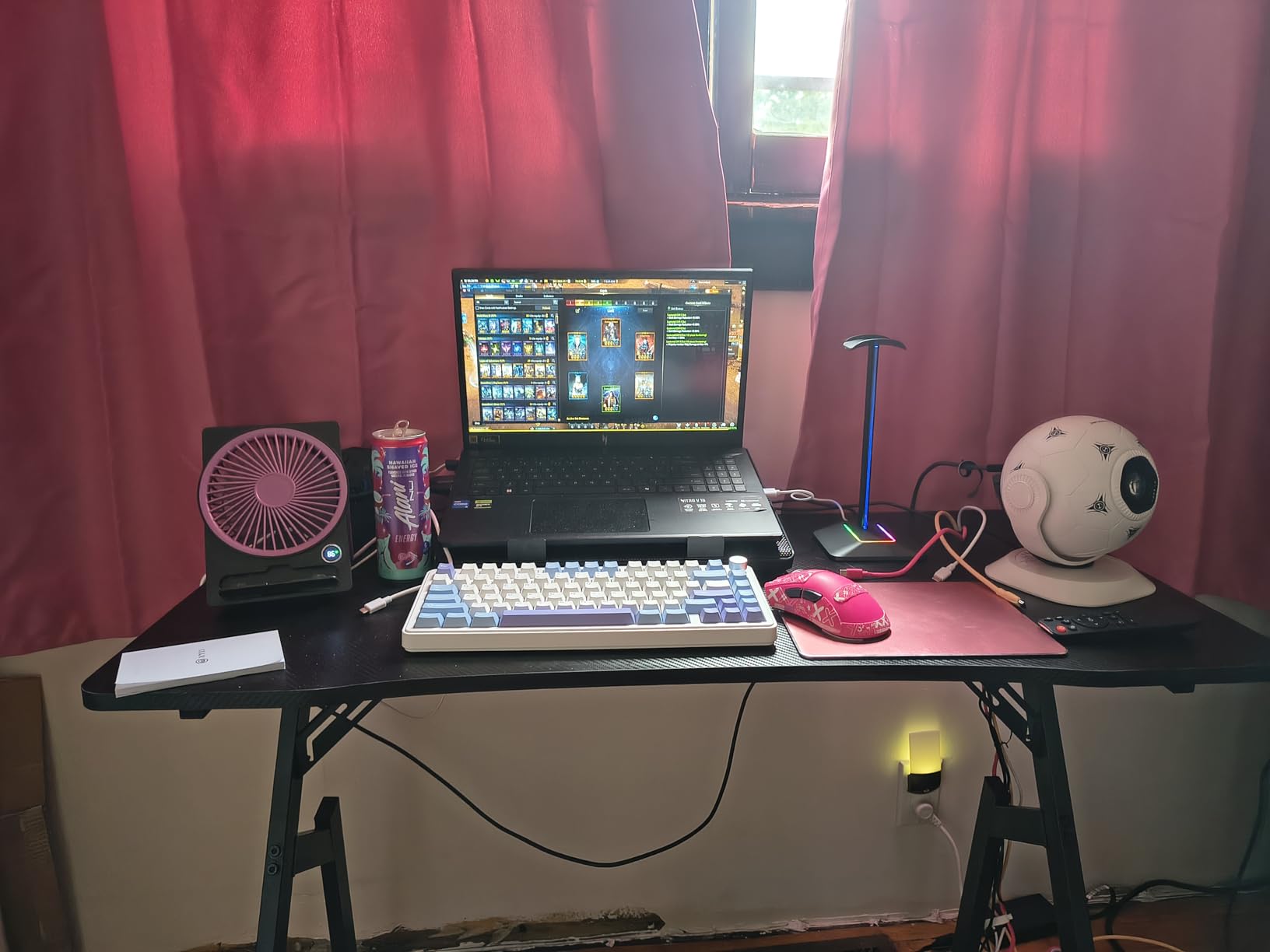 HLDIRECT 47 Inch A-Shaped Gaming Desk with Carbon Fiber Surface, Black customer photo 2