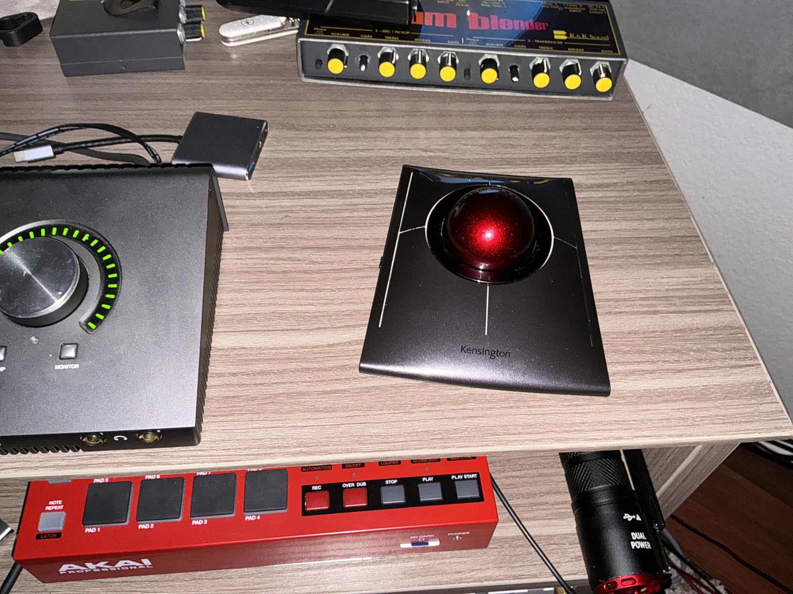 SlimBlade Pro Wireless Trackball, Rechargeable Battery, Bluetooth 2.4GHz Connection Options Black/Gray (K72085WW) customer photo 1