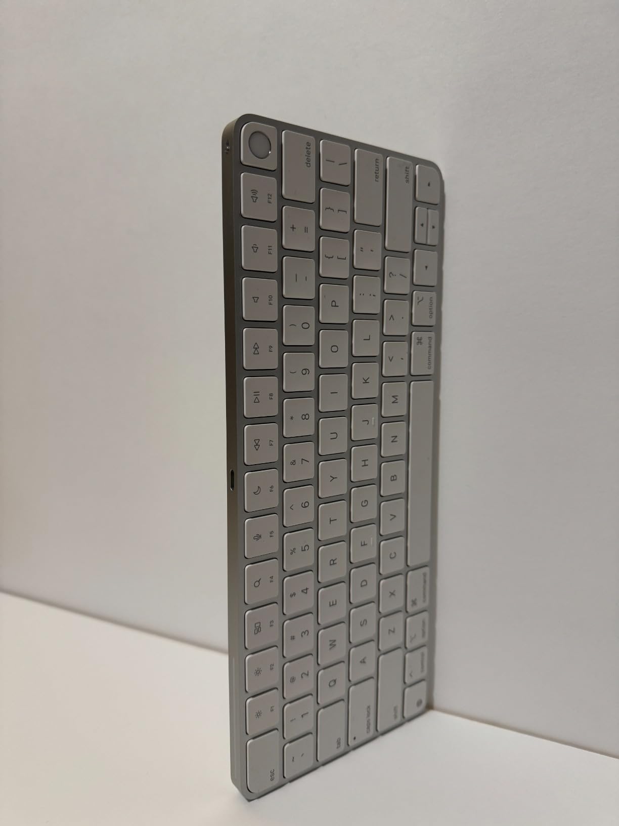 Magic Keyboard with Touch ID for Mac Models with Apple Silicon - US English, Bluetooth customer photo 2