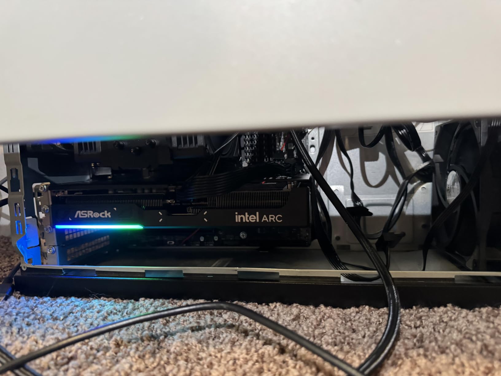 ASRock Intel Arc B580 Challenger 12GB OC Graphics Card, Xe2-HPG, 2740MHz GPU, 12GB GDDR6 192 Bits, PCIe 4.0, Dual Fans, 0dB Silent, DP 2.1, HDMI 2.1a customer photo 2