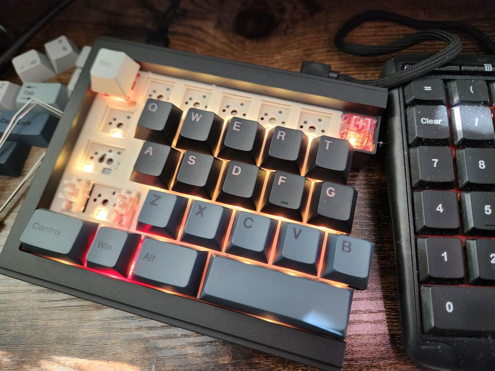 EPOMAKER Split65 QMK/VIA Programmable Keyboard, Wireless Mechanical Keyboard in 2.4Ghz/BT/Type-C, Ergonomic Gaming Keyboard in Split Layout with RGB Backlit (Flamingo Switch) customer photo 2