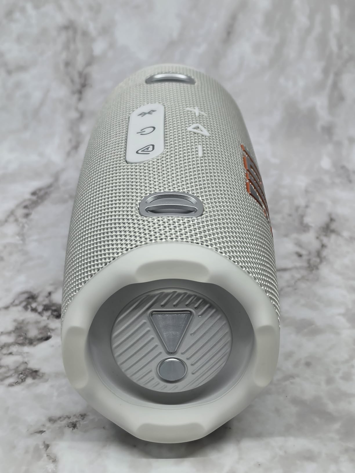 JBL Charge 6 Portable Bluetooth Speaker, Waterproof, Drop-Proof - White | Long Battery Life Up To 28 Hours, Quick Charging, Built-In Powerbank, Weatherproof For Outdoor, Poolside, And Shower Use customer photo 2