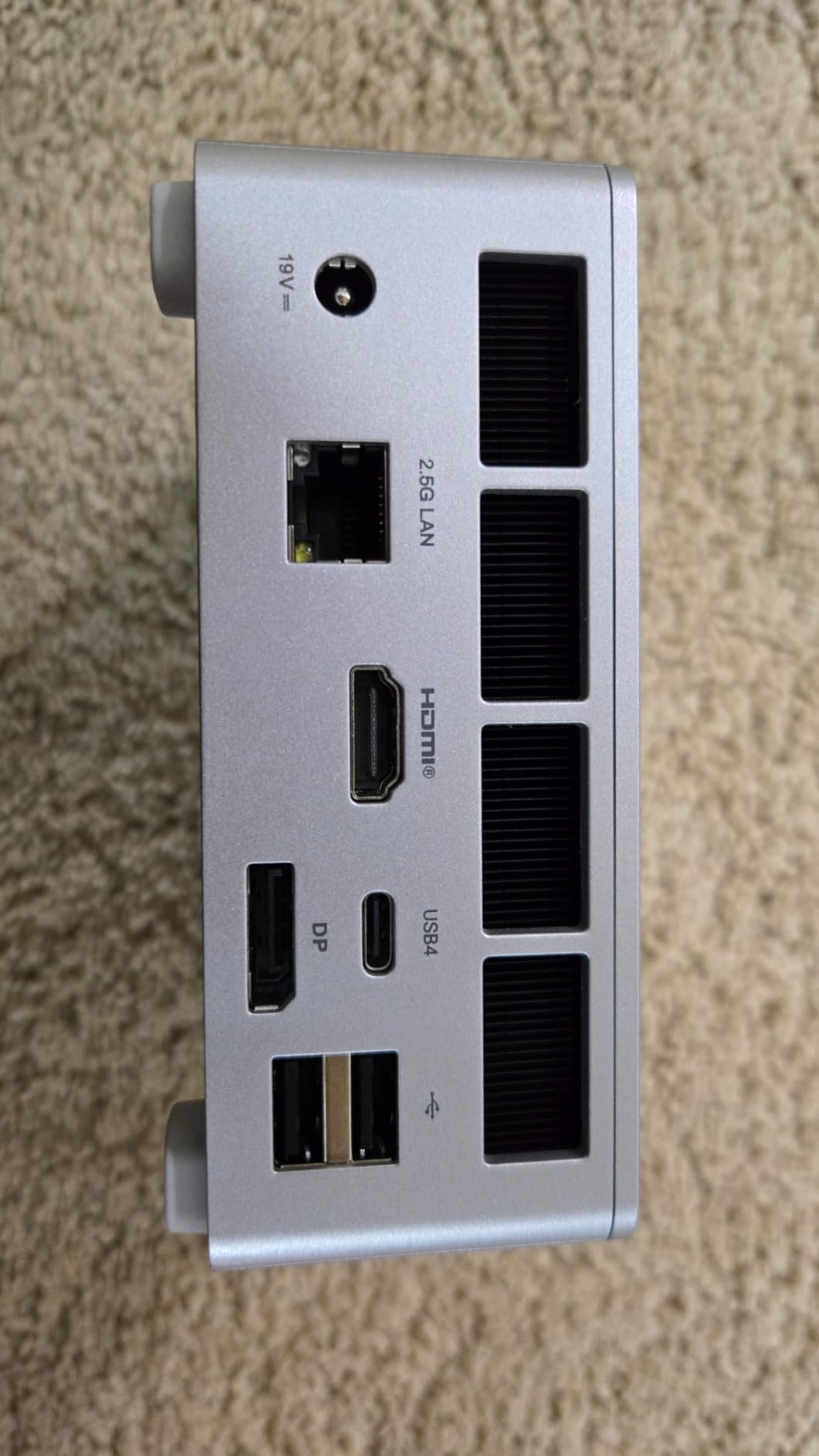MINISFORUM UM870 Slim Mini PC AMD Ryzen 7 8745H (8C/16T), 32GB DDR5 RAM 1TB SSD, USB4/HDMI/DP 8K@60Hz Output customer photo 2