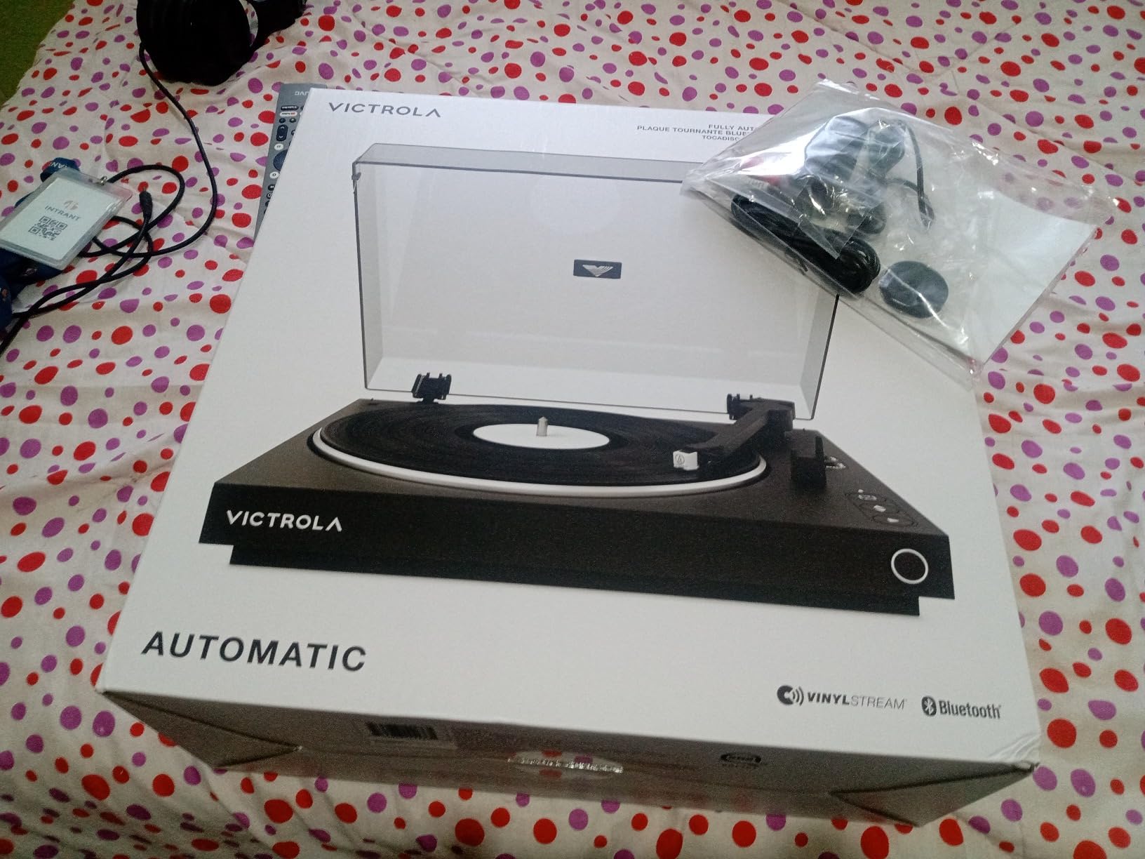 Victrola Automatic - Wireless Bluetooth Turntable - White | Fully automatic playback, Audio-Technica cartridge, VINYLSTREAM Bluetooth output, RCA preamp (speakers sold separately) customer photo 2