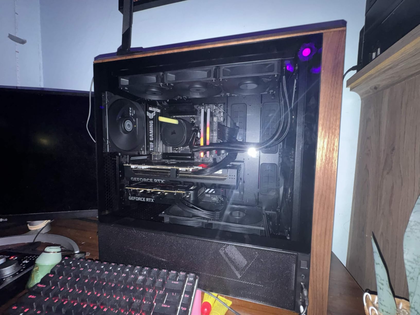 Lian Li LANCOOL 217 ATX Mid-Tower PC Case, 5 PWM Fans, Black Walnut Wood | Pre-installed 2x170mm, 2x120mm & 1x140mm Fans, Genuine Wood Panels, Back-Connect Ready, Flexible PSU Mounting (LAN217X) customer photo 1