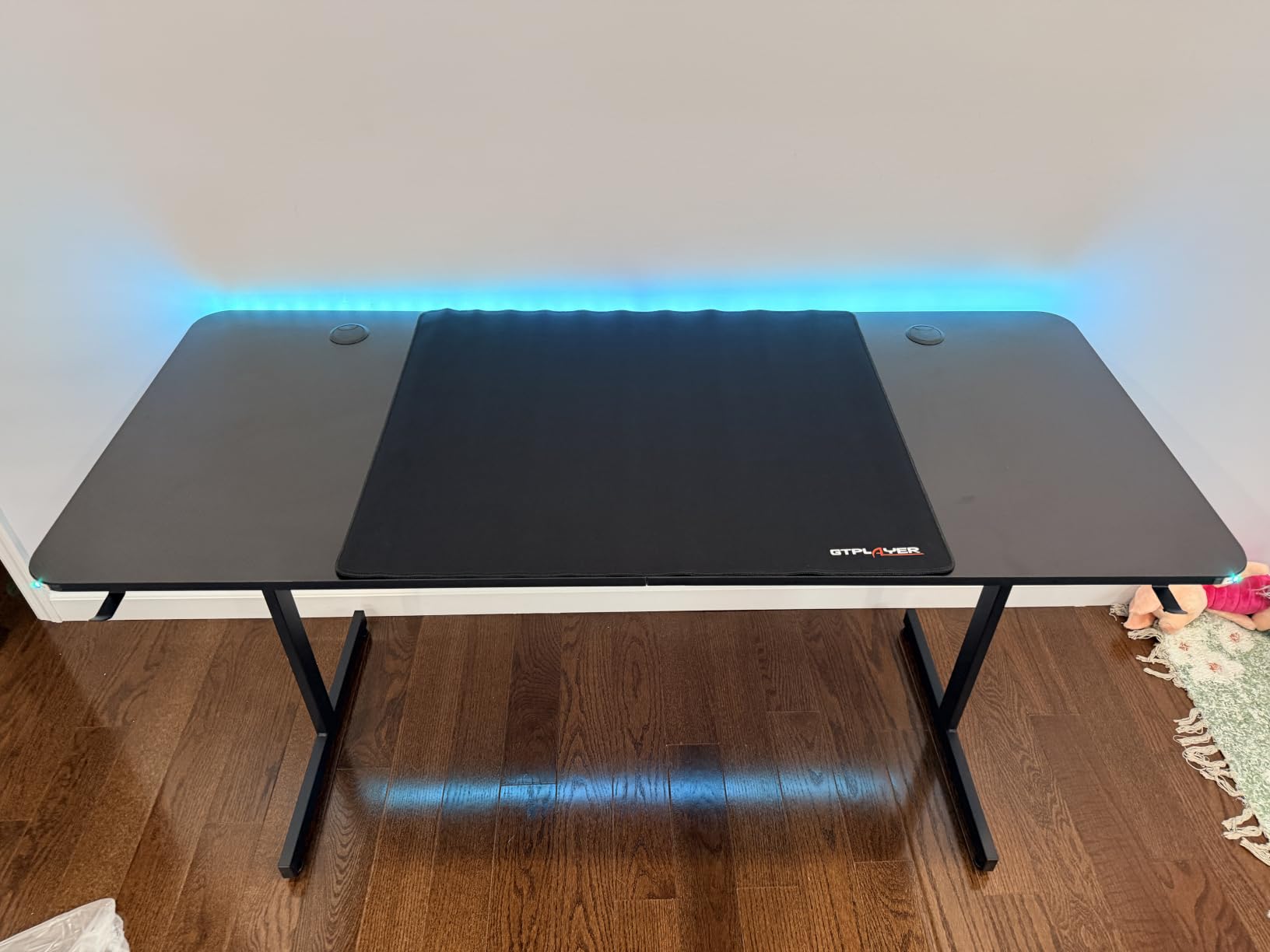 GTPLAYER 55 Inch Gaming Desk with LED Lights, Large Computer Desk with Mouse Pad for Home Office, T-Shaped Carbon Fibre Surface PC Game Workstations with Headphone Hook customer photo 2