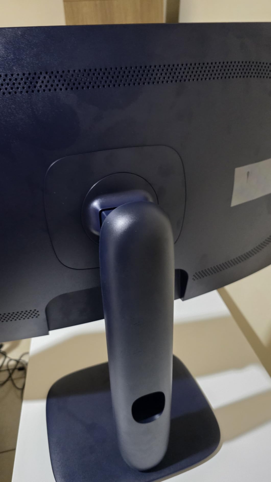 Alienware 34 Curved Gaming Monitor - AW3425DWM - 34-inch WQHD 180Hz 1ms Display, 1500R, AMD FreeSync Premium, VESA AdaptiveSync customer photo 1