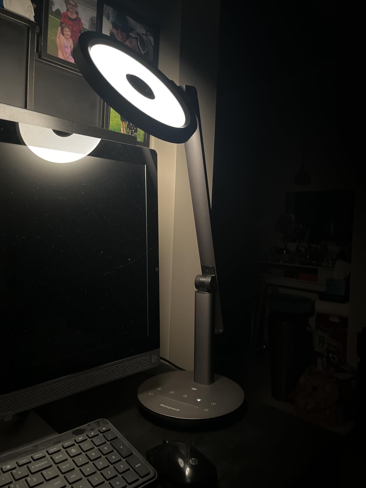 Honeywell H6 Desk Lamp for Home Office, Dimmable Reading Table Light, Black | Sunturalux CRI≥97, RG0 Low Blue Light, Flicker-Free, 800LM Dimmable with Timer for Webcam, Study, Office & Bedroom customer photo 1