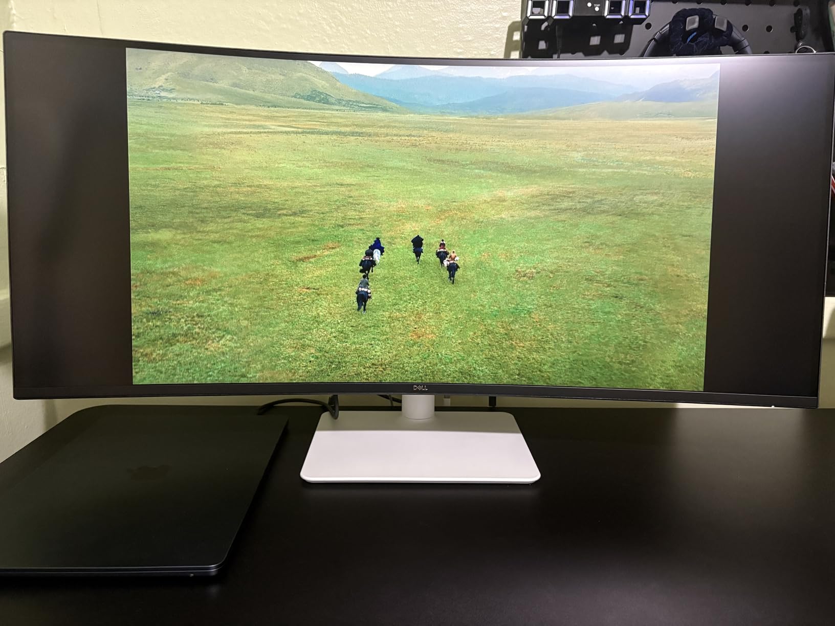 Dell 34 Monitor S3425DW, WQHD VA, 120Hz, FreeSync Premium, Eye Comfort, HDR10, Anti-Glare, 300 cd/m2 Brightness, 3,000:1 Contrast, 95% DCI-P3, 2x10W Speakers, USB-C 65W Power Delivery customer photo 2
