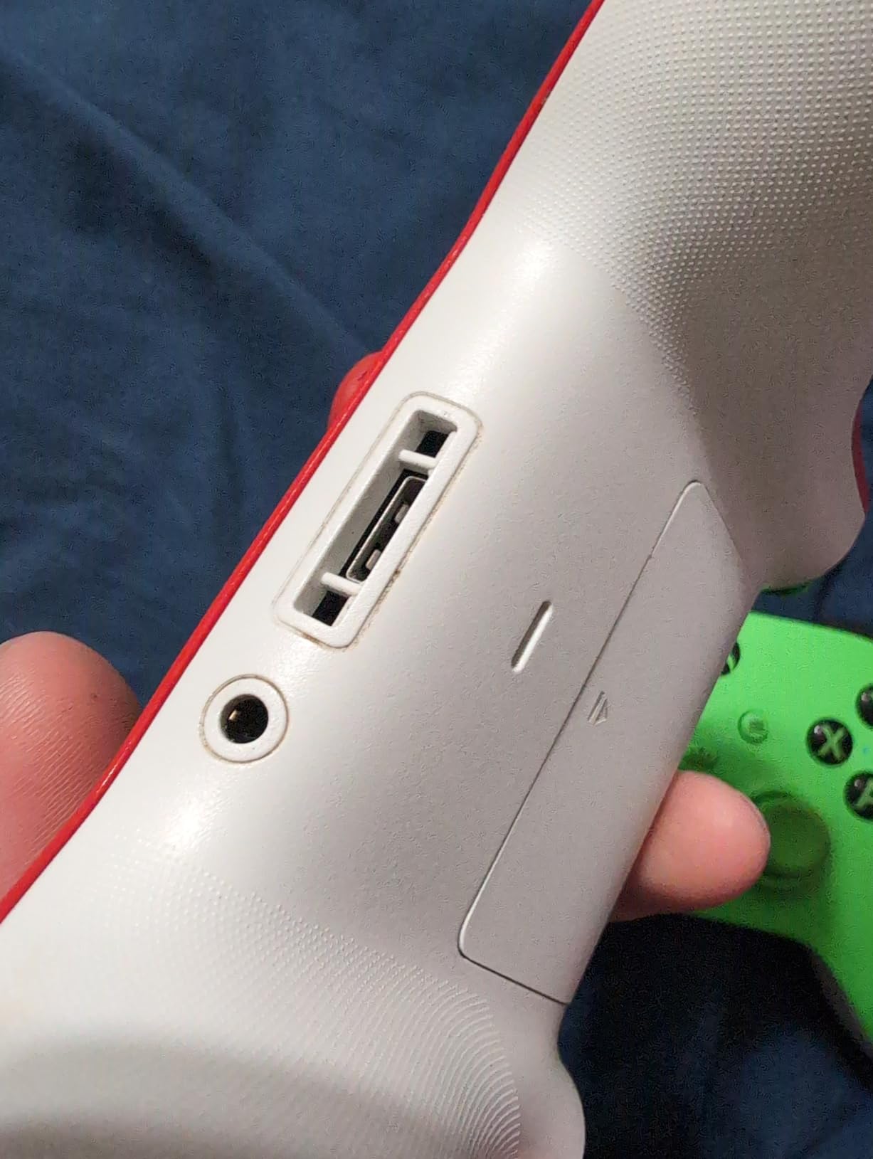XBOX Wireless Gaming Controller | Pulse Red | Consoles, PCs, TVs, mobile, and more | Textured Grip | Wireless, Bluetooth, USB-C Connectivity customer photo 1