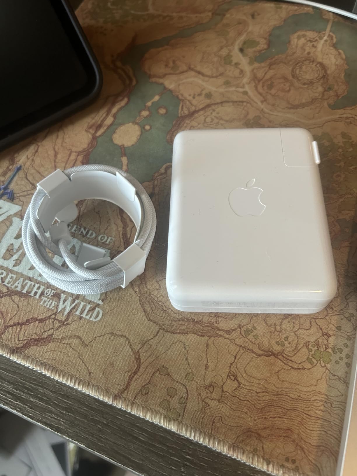 Apple 2024 MacBook Pro Laptop with M4 Max, 16‑core CPU, 40‑core GPU: Built for Apple Intelligence, 16.2-inch Liquid Retina XDR Display, 48GB Unified Memory, 1TB SSD Storage; Silver (Renewed) customer photo 2