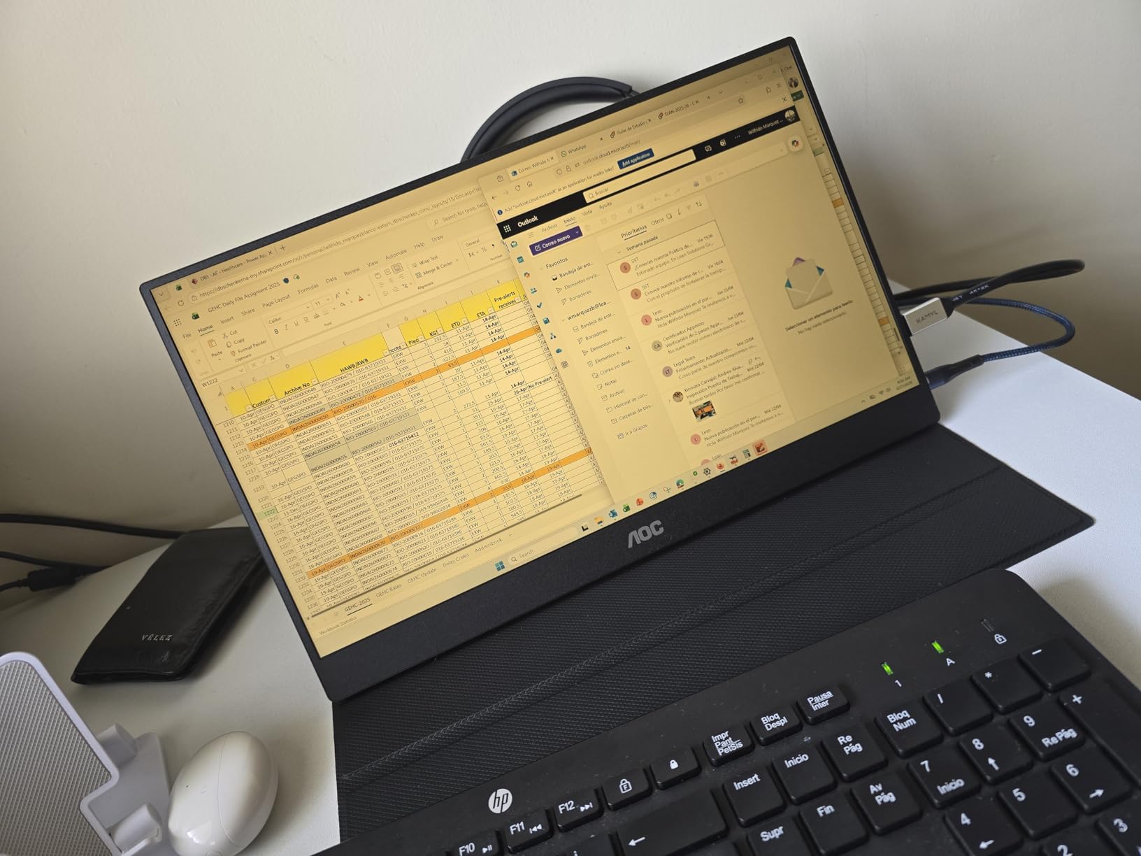 AOC 16T20 Portable Monitor 15.6
