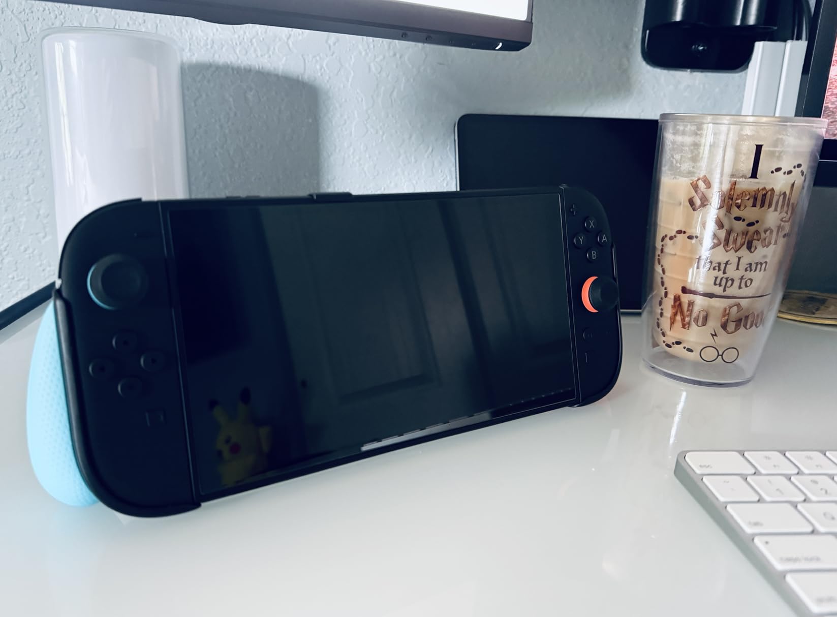 Savage Raven by Skull & Co. NeoGrip: an Ergonomic Grip Hard Shell with Replaceable Grips [to fit All Hands Sizes] for Nintendo Switch 2 - Black customer photo 2