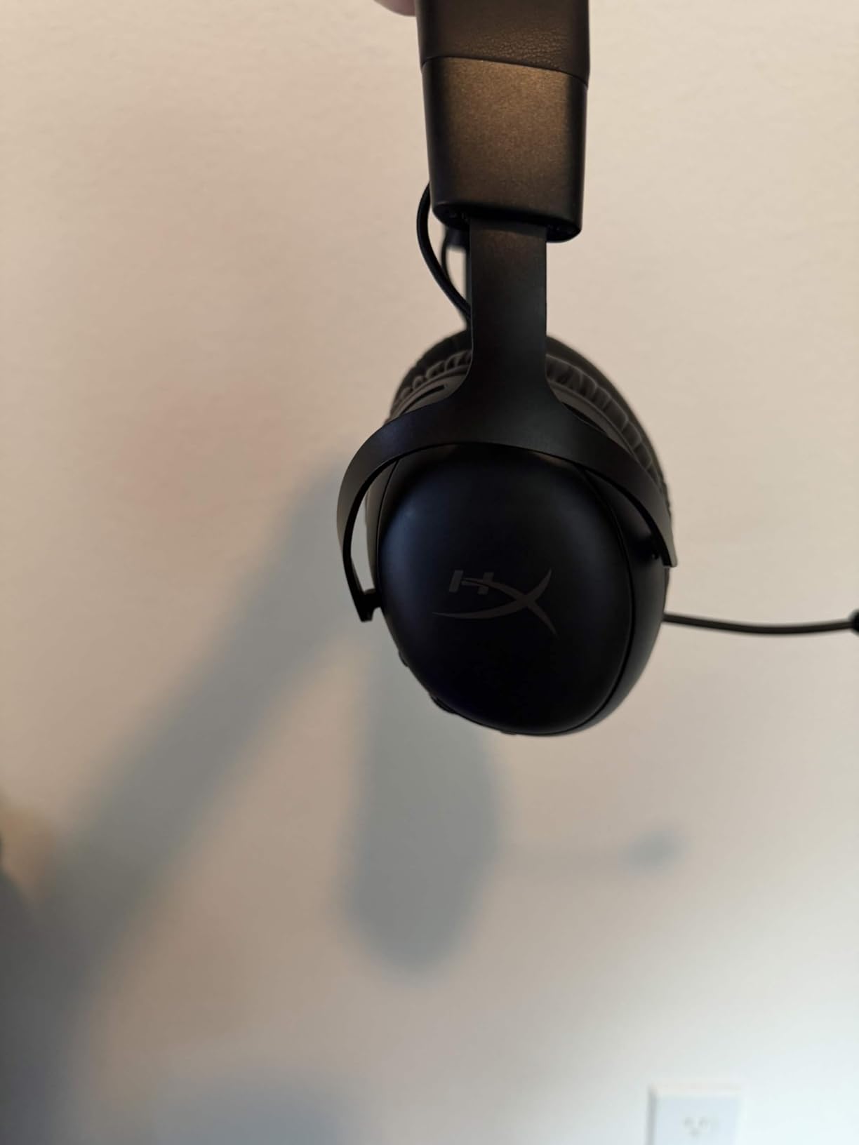 HyperX Cloud III S - Wireless Gaming Headset for Multi-Platform, 2.4GHz, Bluetooth, Battery Life up to 120 Hours 2.4GHz / 200 Hours Bluetooth, 53mm Angled Drivers, Detachable Mic - Black customer photo 1